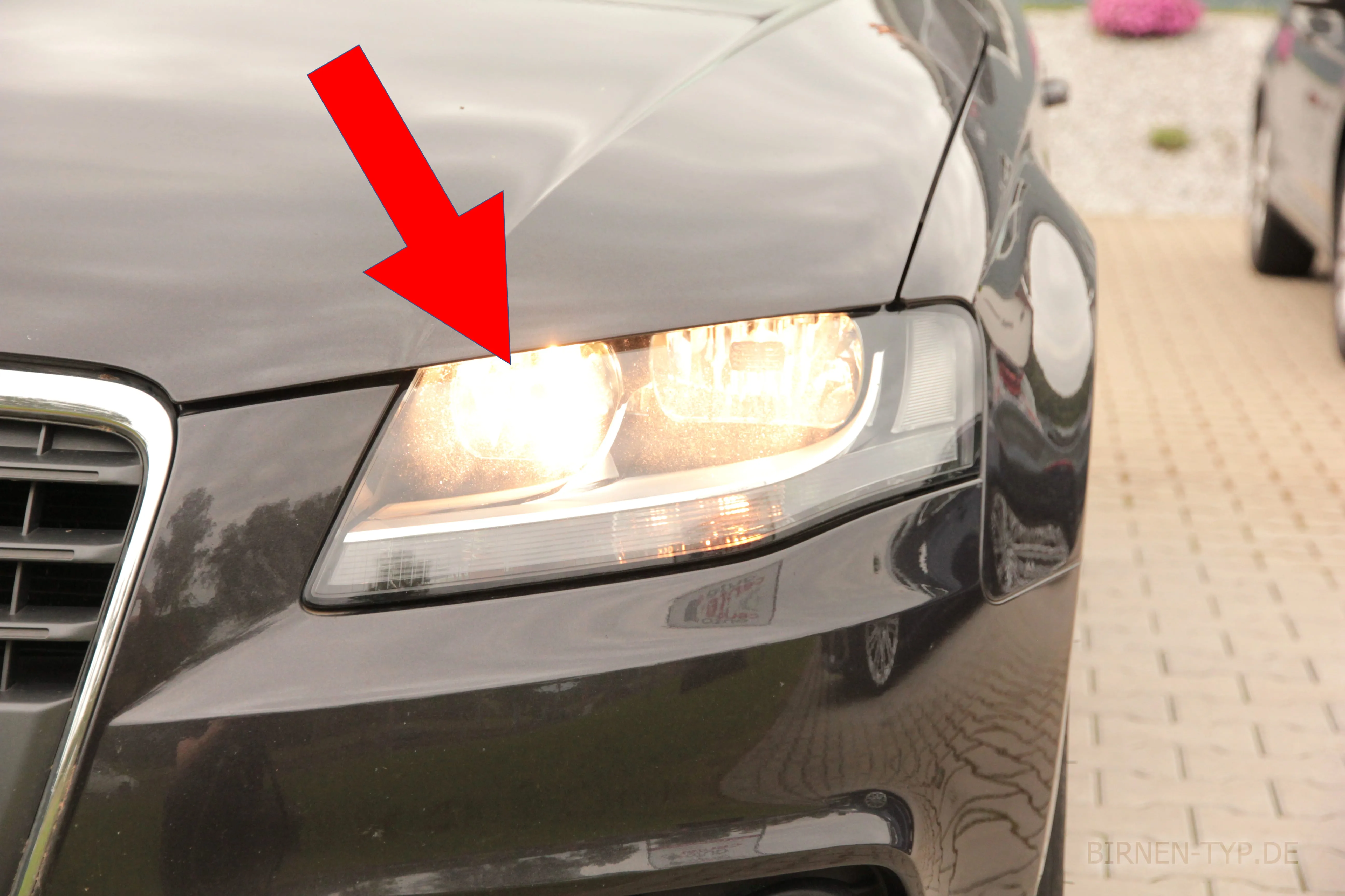 Fernlicht des Audi A4 4. Gen — BIS Ende Produktionsjahr 2011 (VOR Facelift)