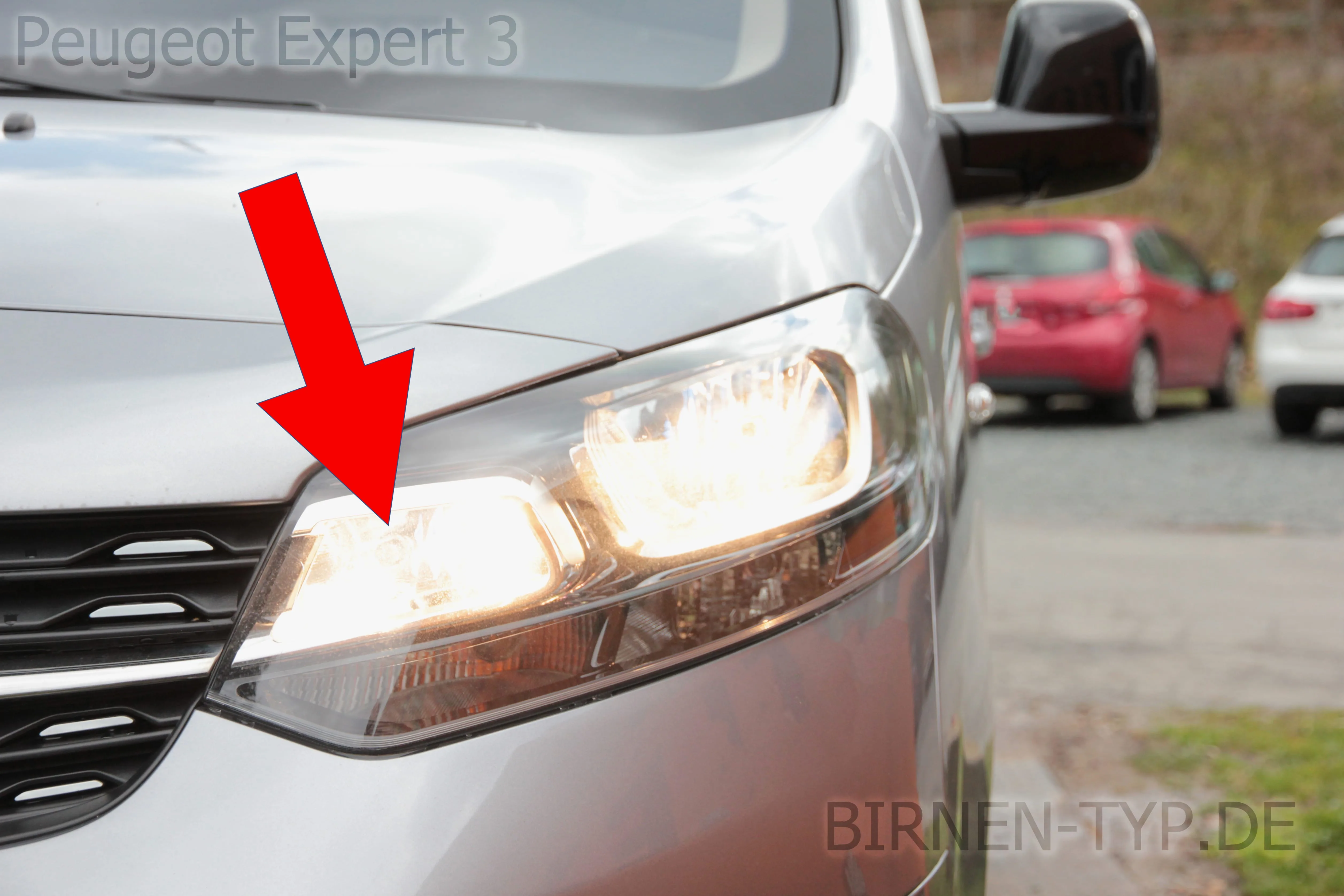 Fernlicht des Peugeot Expert 3 — bei Halogen-Abblendlicht