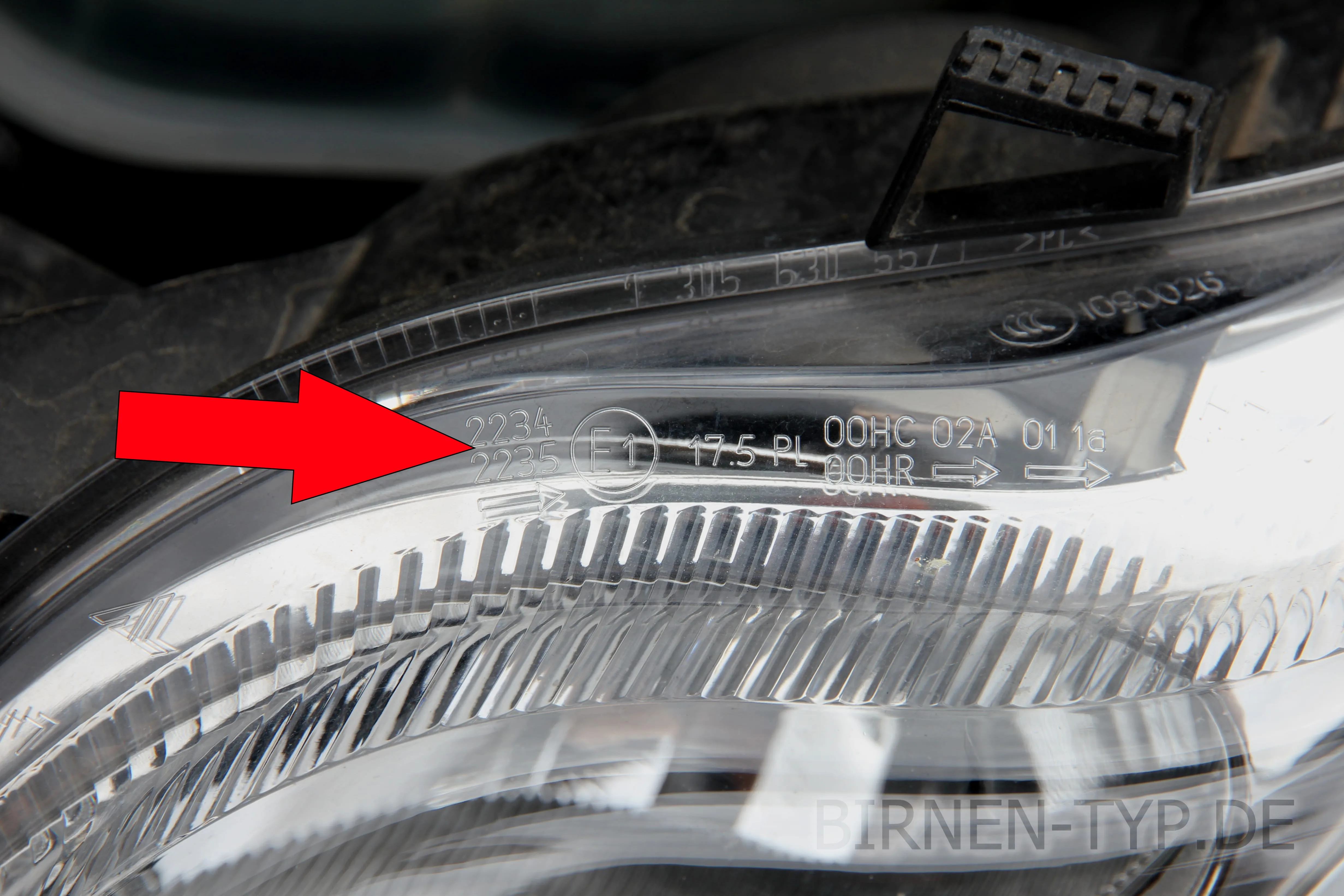 Genehmigungsnummer Smart ForTwo 2. Generation 2-Sitzer, Coupe & Cabrio 451 H7 H11 Birne Birnchen Lampe Leuchte Wechsel Ersatz Tausch Licht Halogen Reparatur Defekt kaputt IMG_0170.JPG