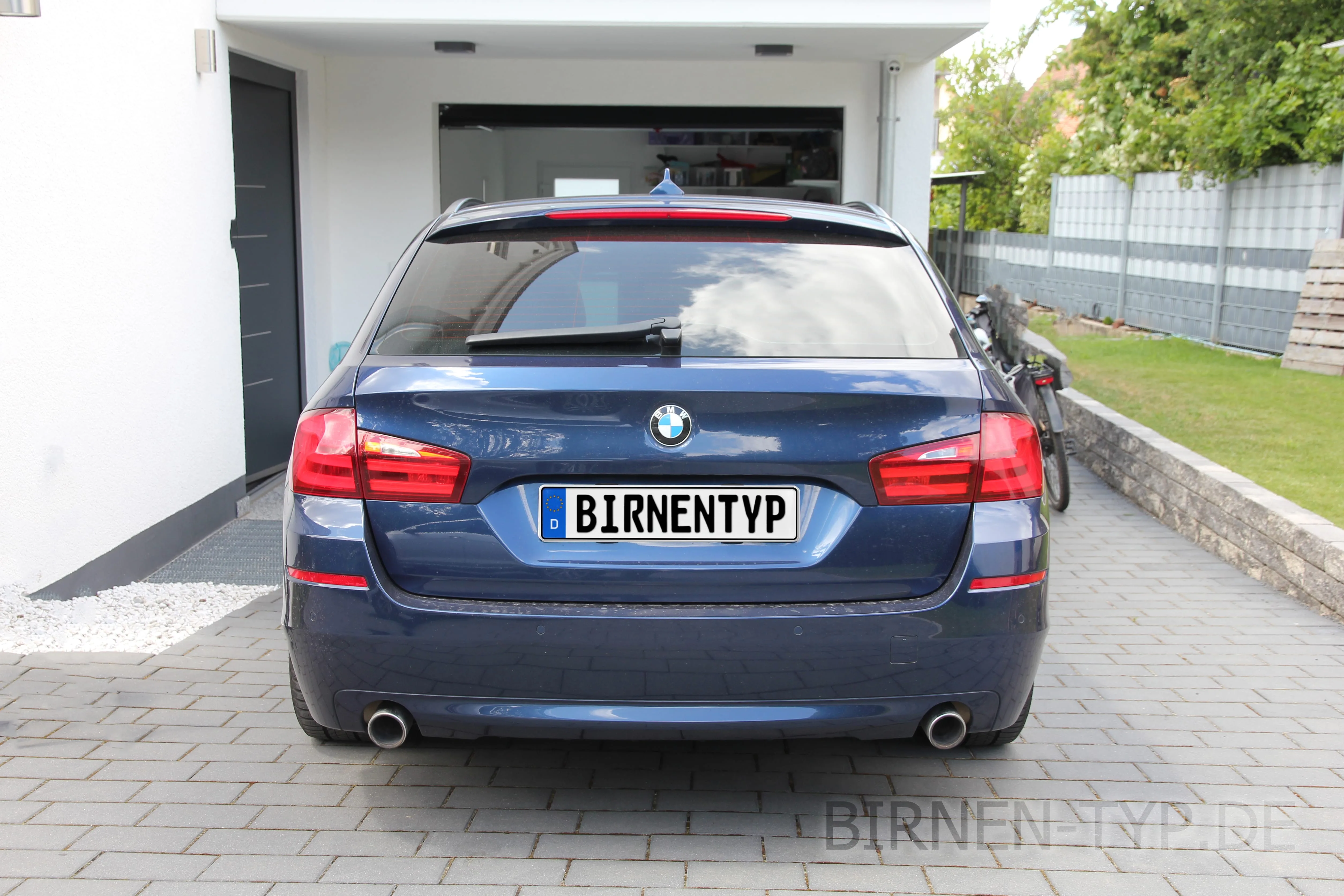 Heck-Ansicht des 5er BMW