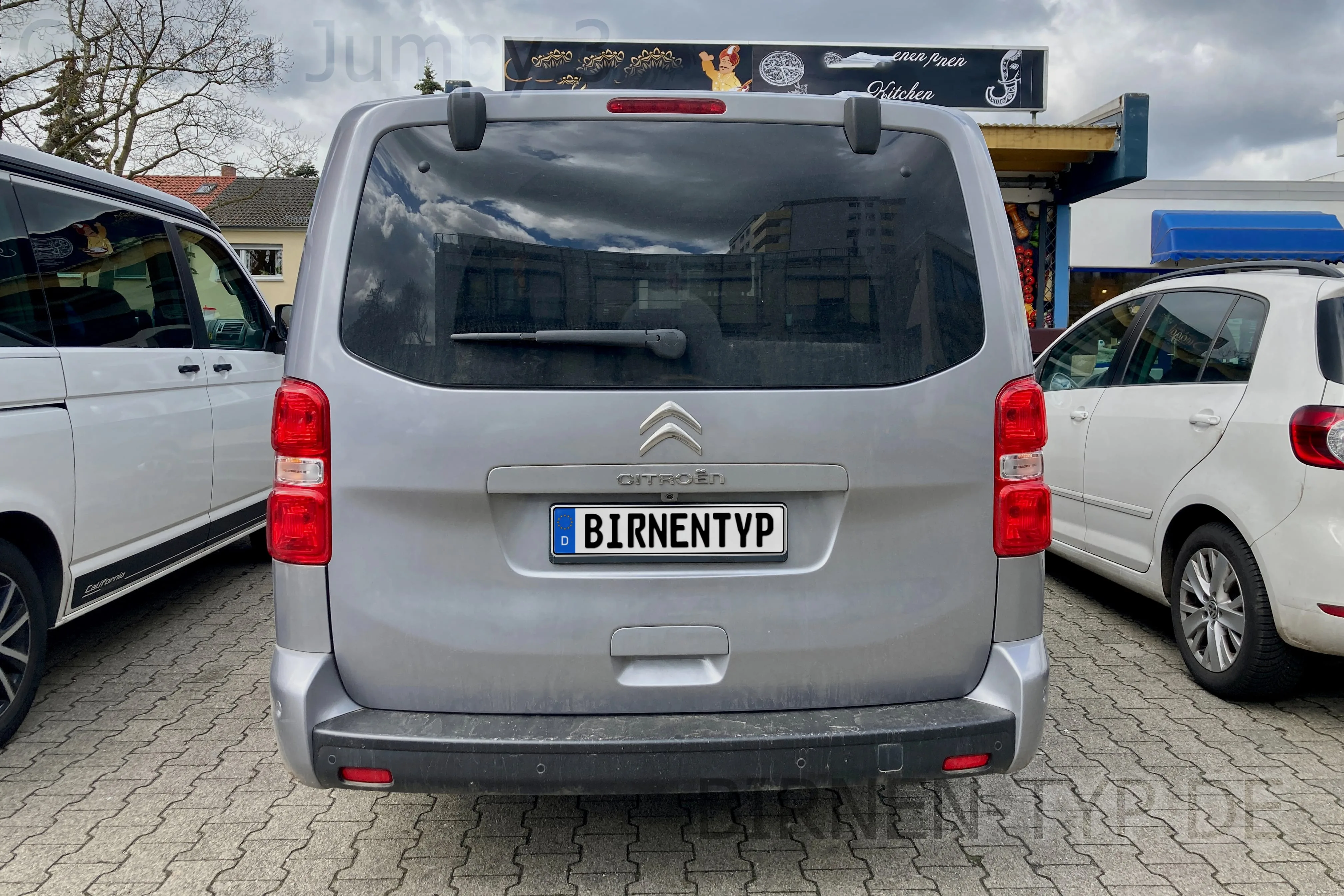 Heck-Ansicht des Citroën Jumpy / Dispatch