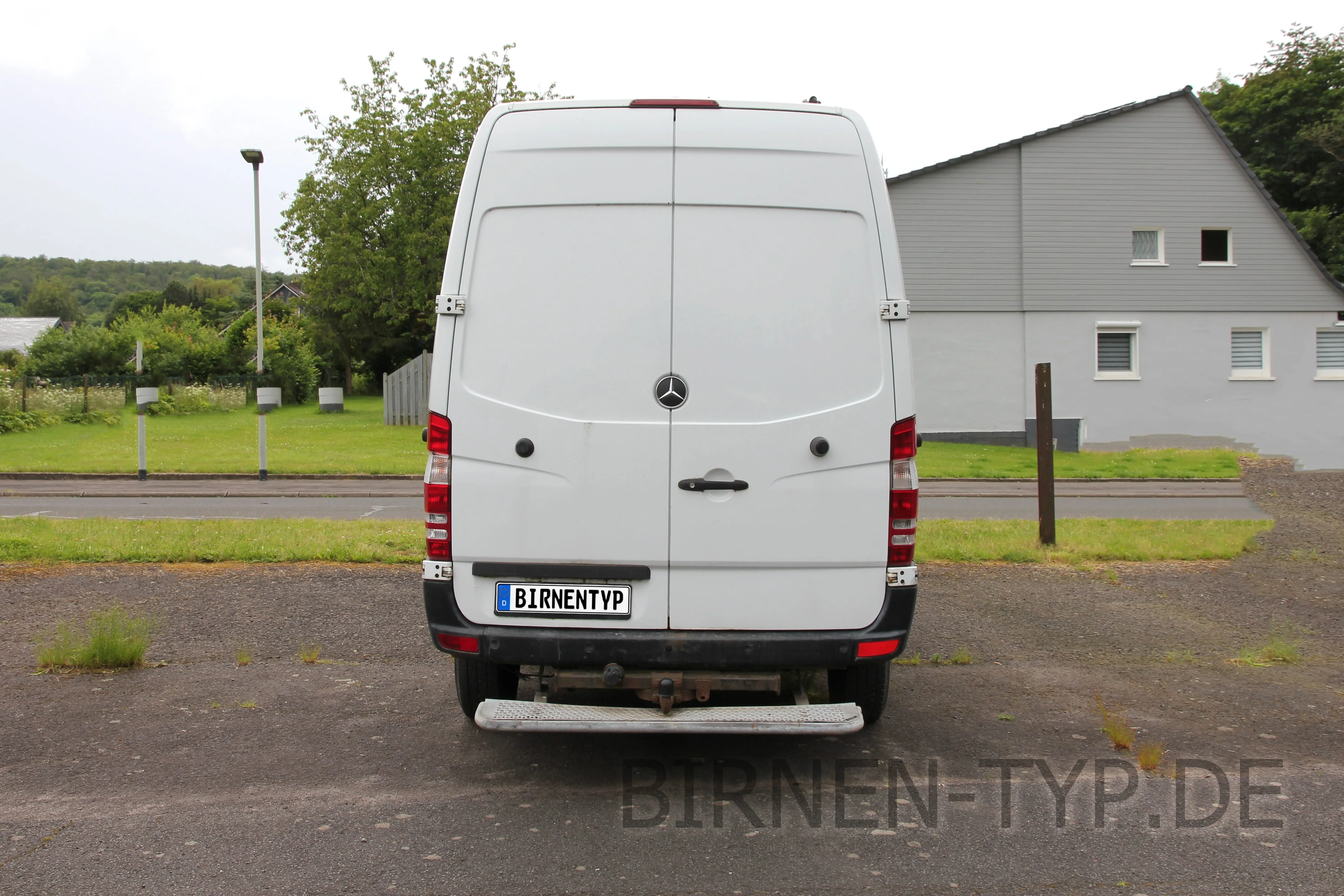 Heck-Ansicht des Mercedes-Benz Sprinter 2. Gen