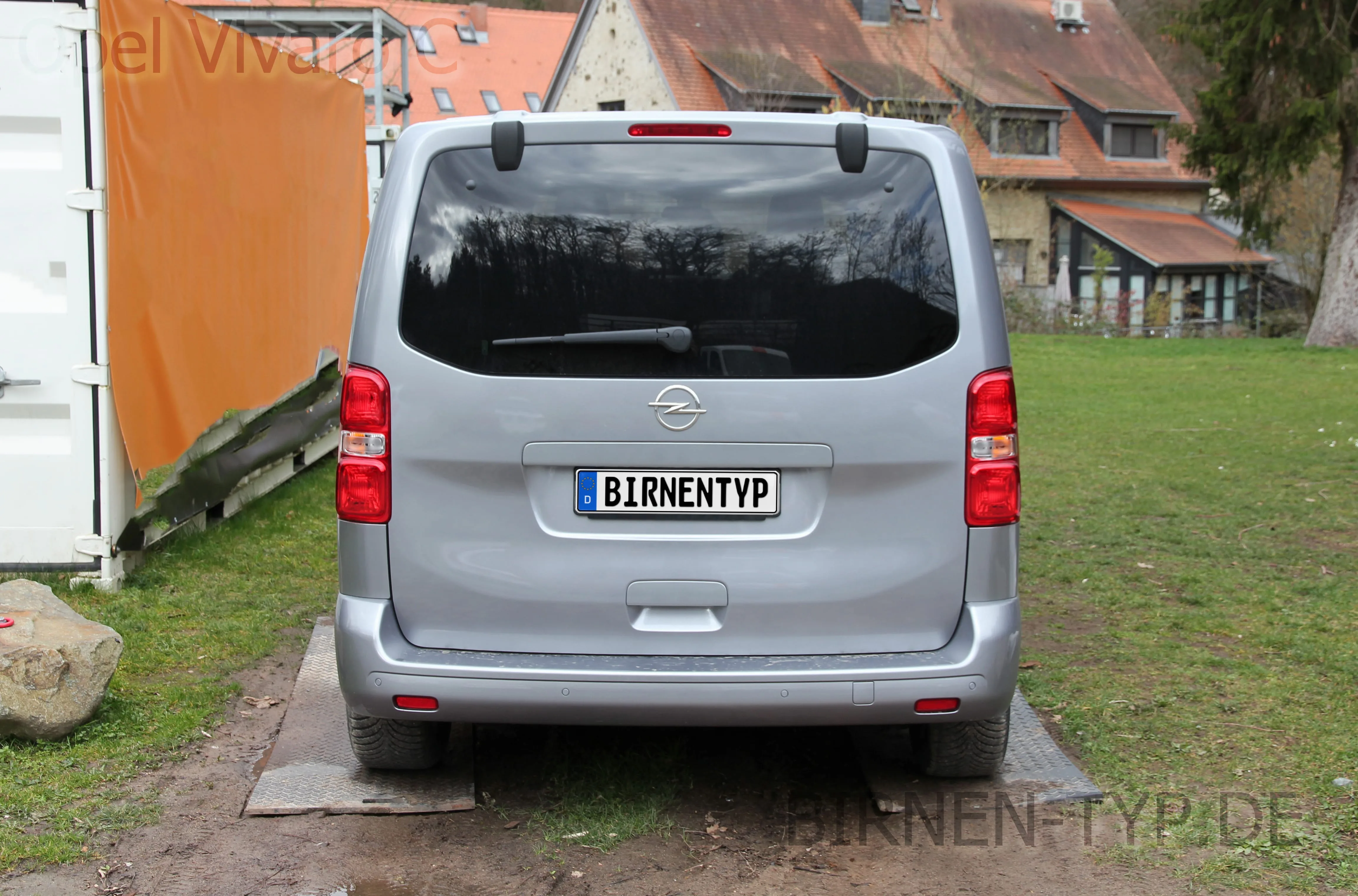 Heck-Ansicht des Opel Vivaro C