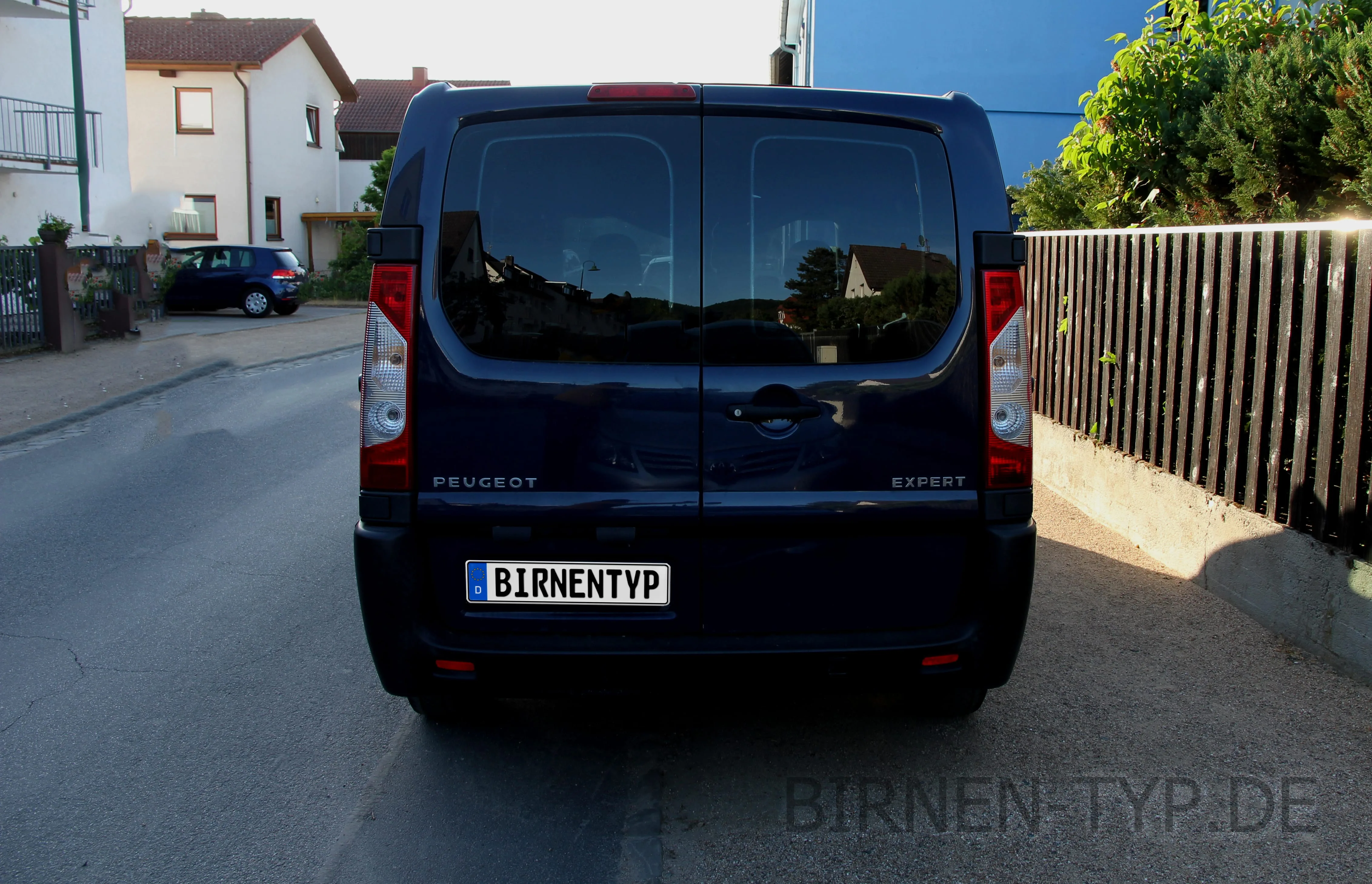 Heck-Ansicht des Peugeot Expert 2. Gen., Transporter / Van