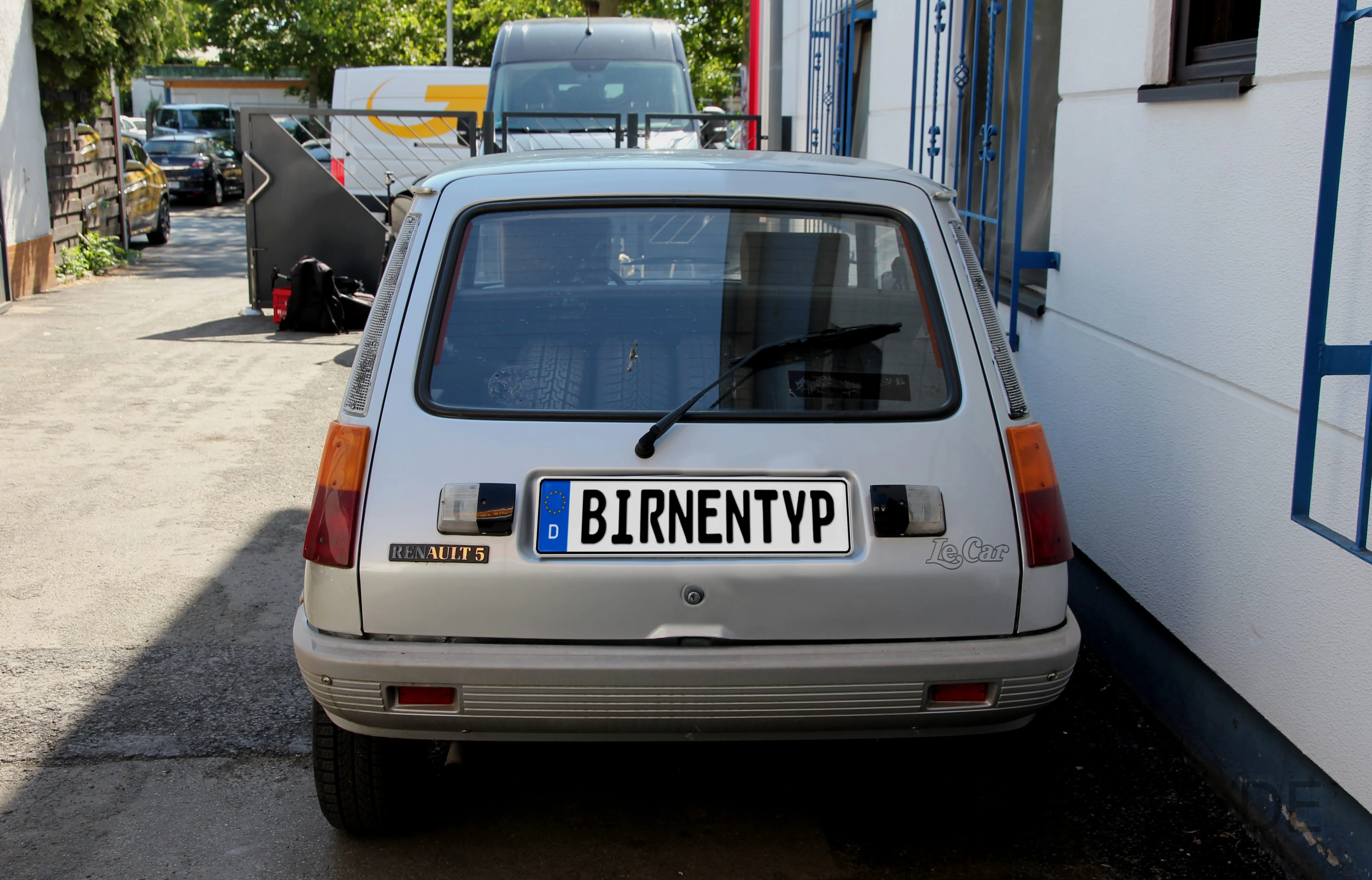 Heck-Ansicht des Renault 5