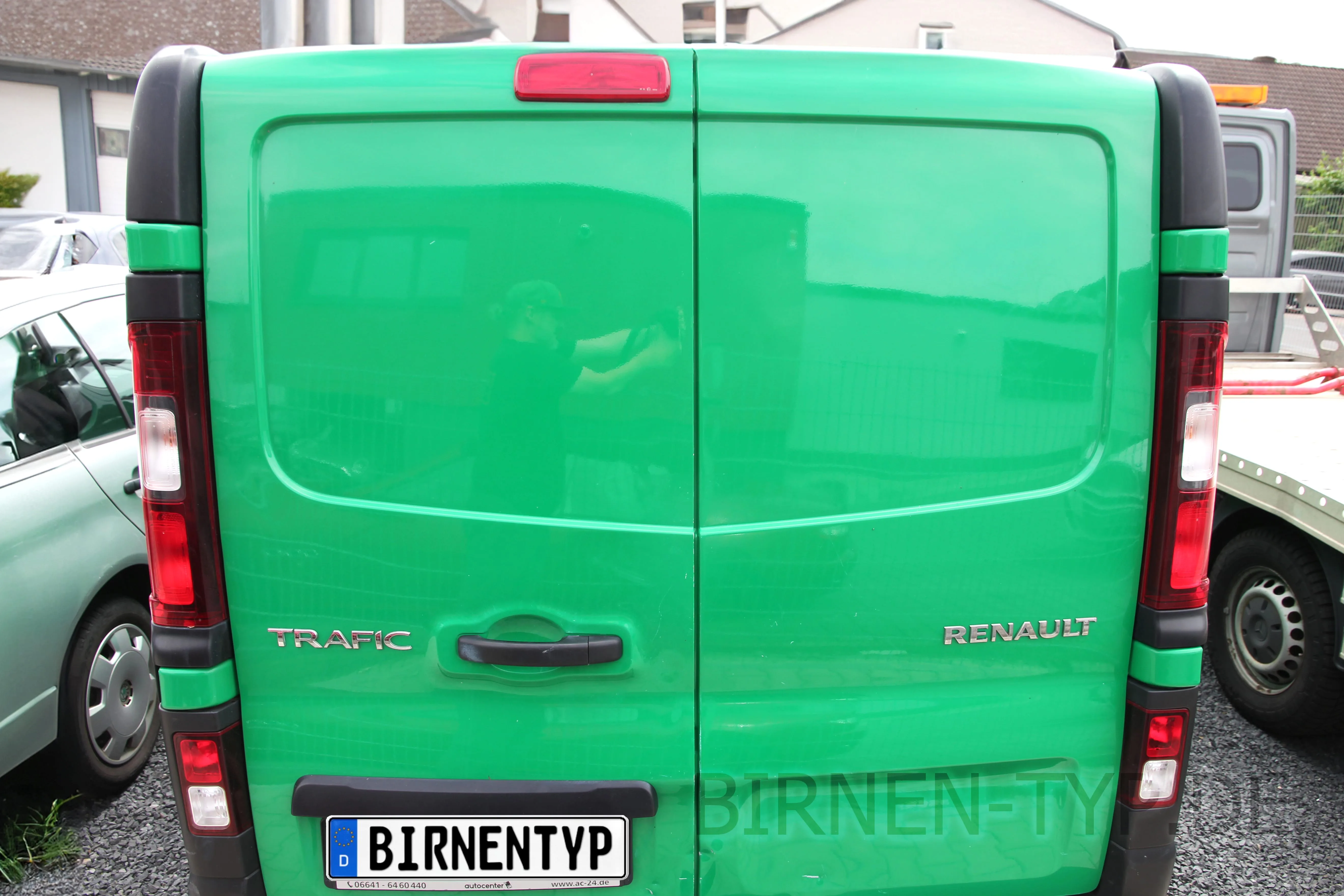 Heck-Ansicht des Renault Trafic 3. Gen