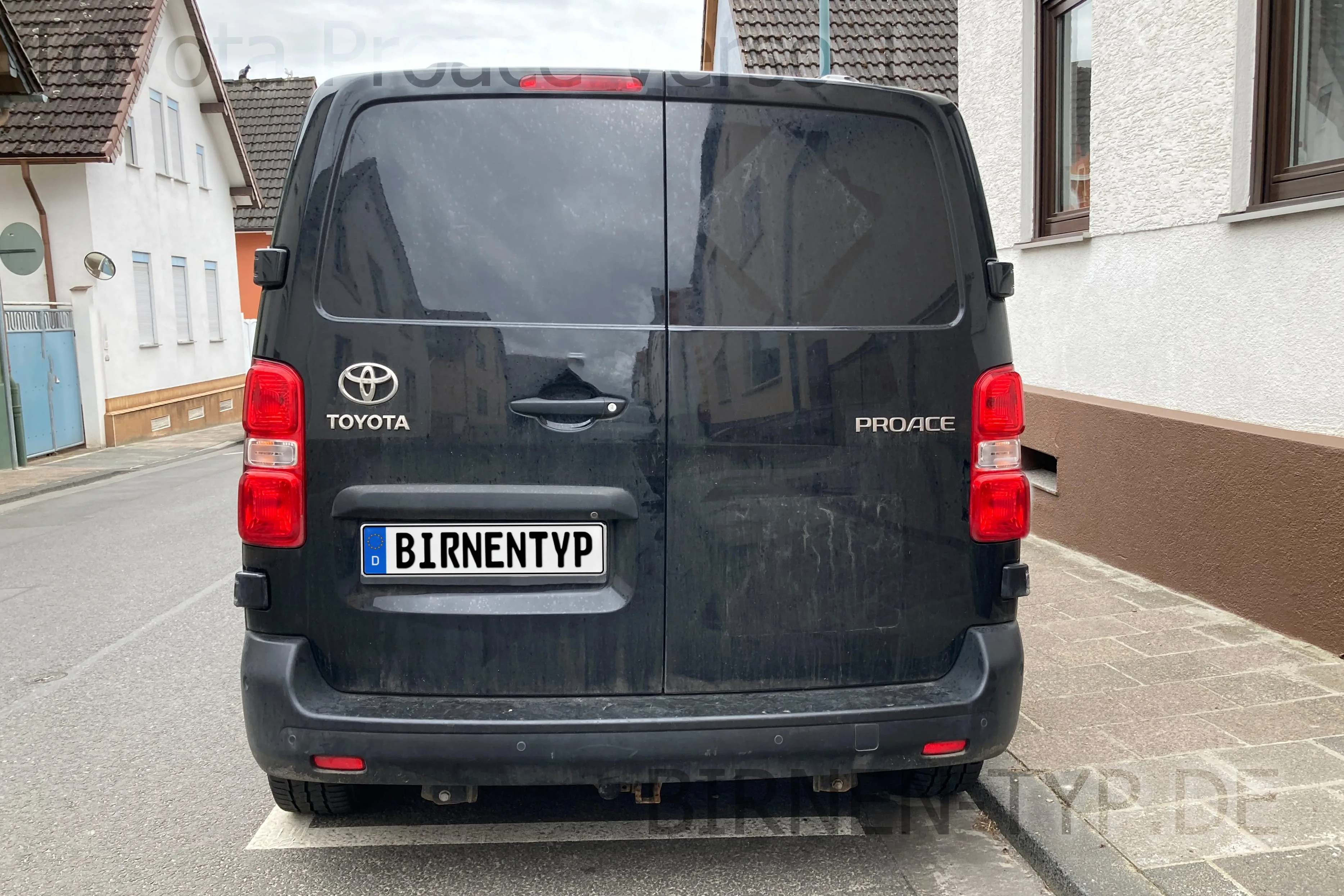 Heck-Ansicht des Toyota Proace Verso