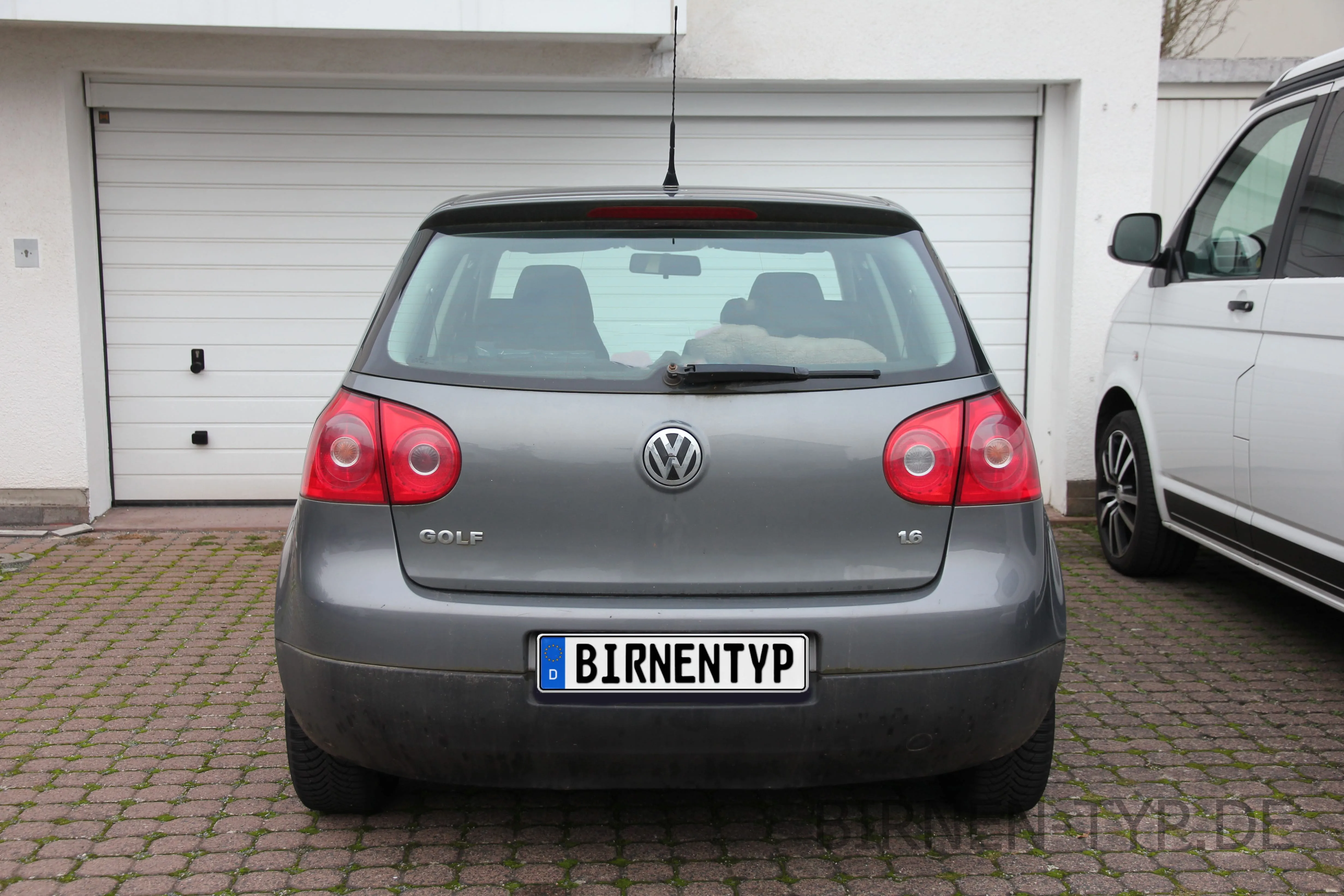 Heck-Ansicht des VW Golf 5