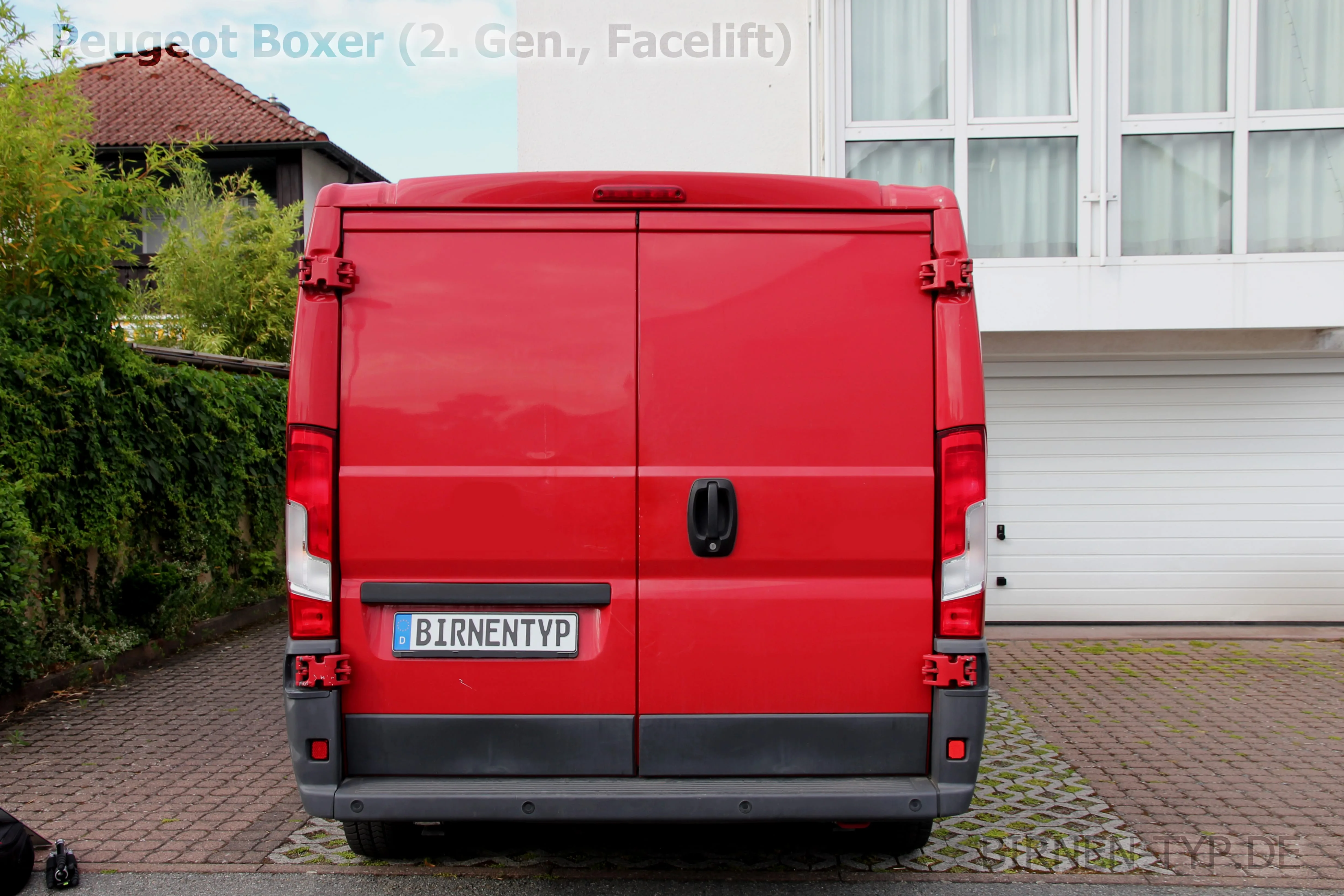 Heck-Ansicht des Peugeot Boxer