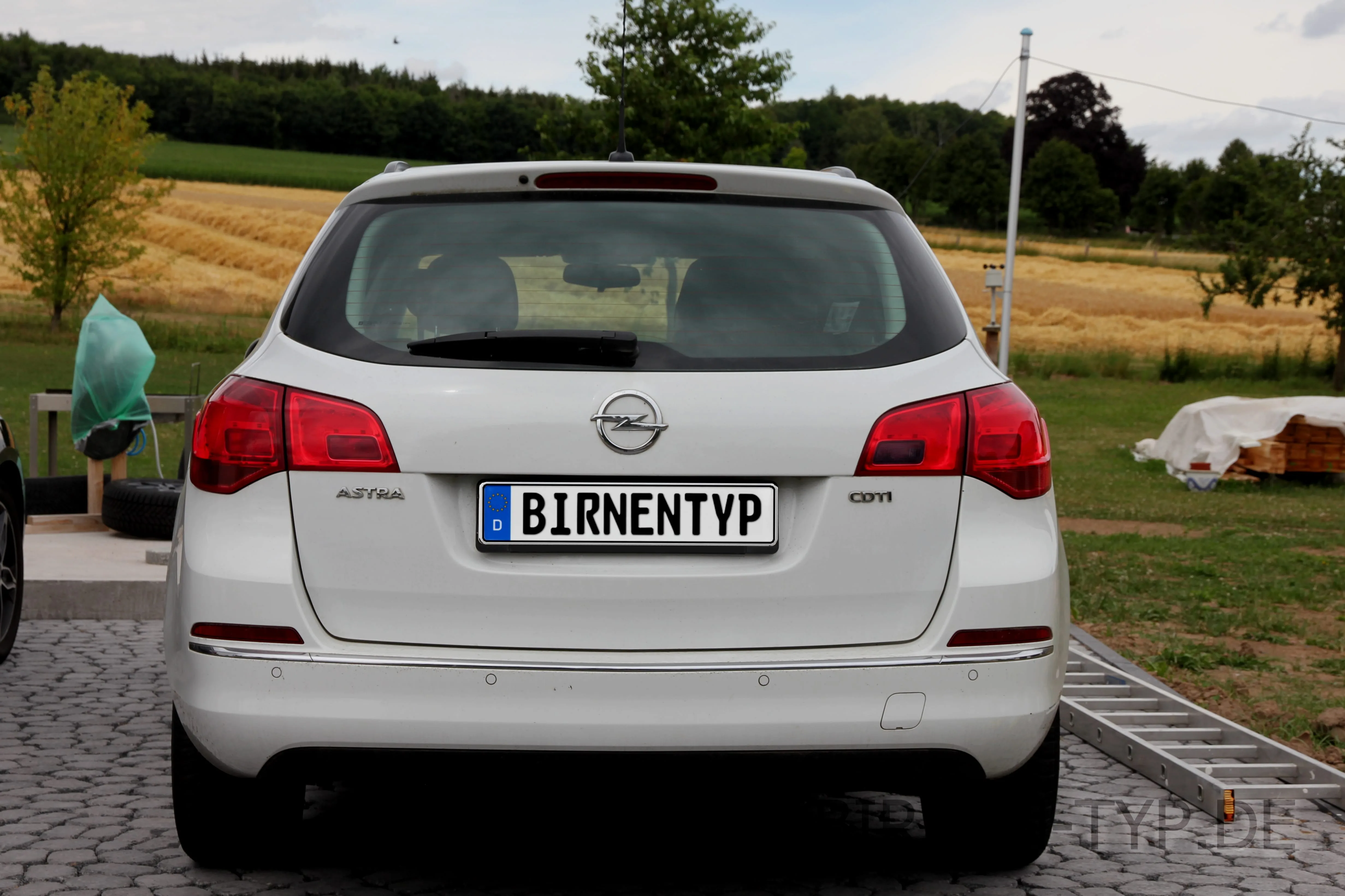 Heck-Ansicht des Opel Astra