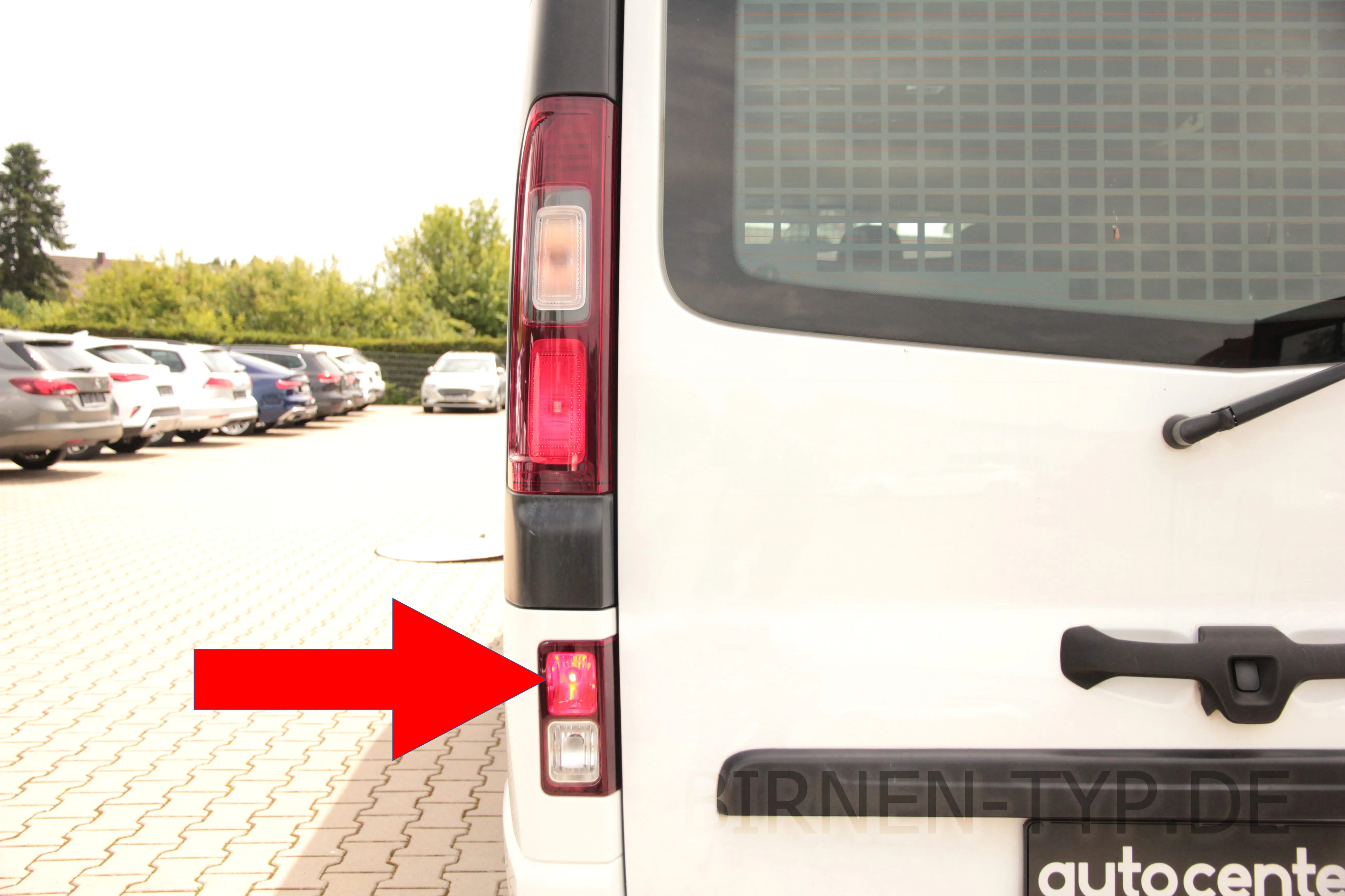 Nebelschlussleuchte des Renault Trafic 3. Gen