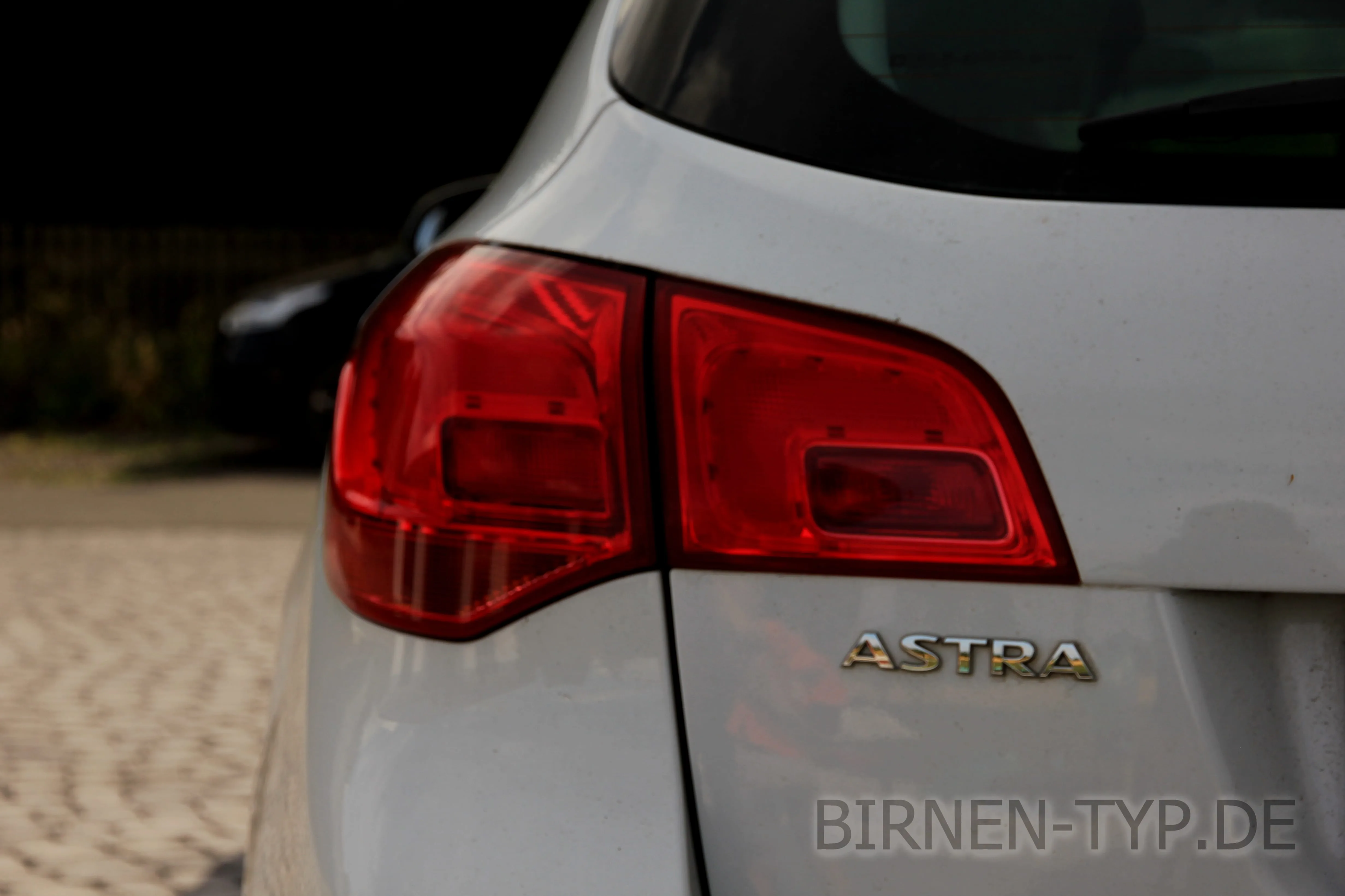 So sieht die Rückleuchte des Opel Astra aus