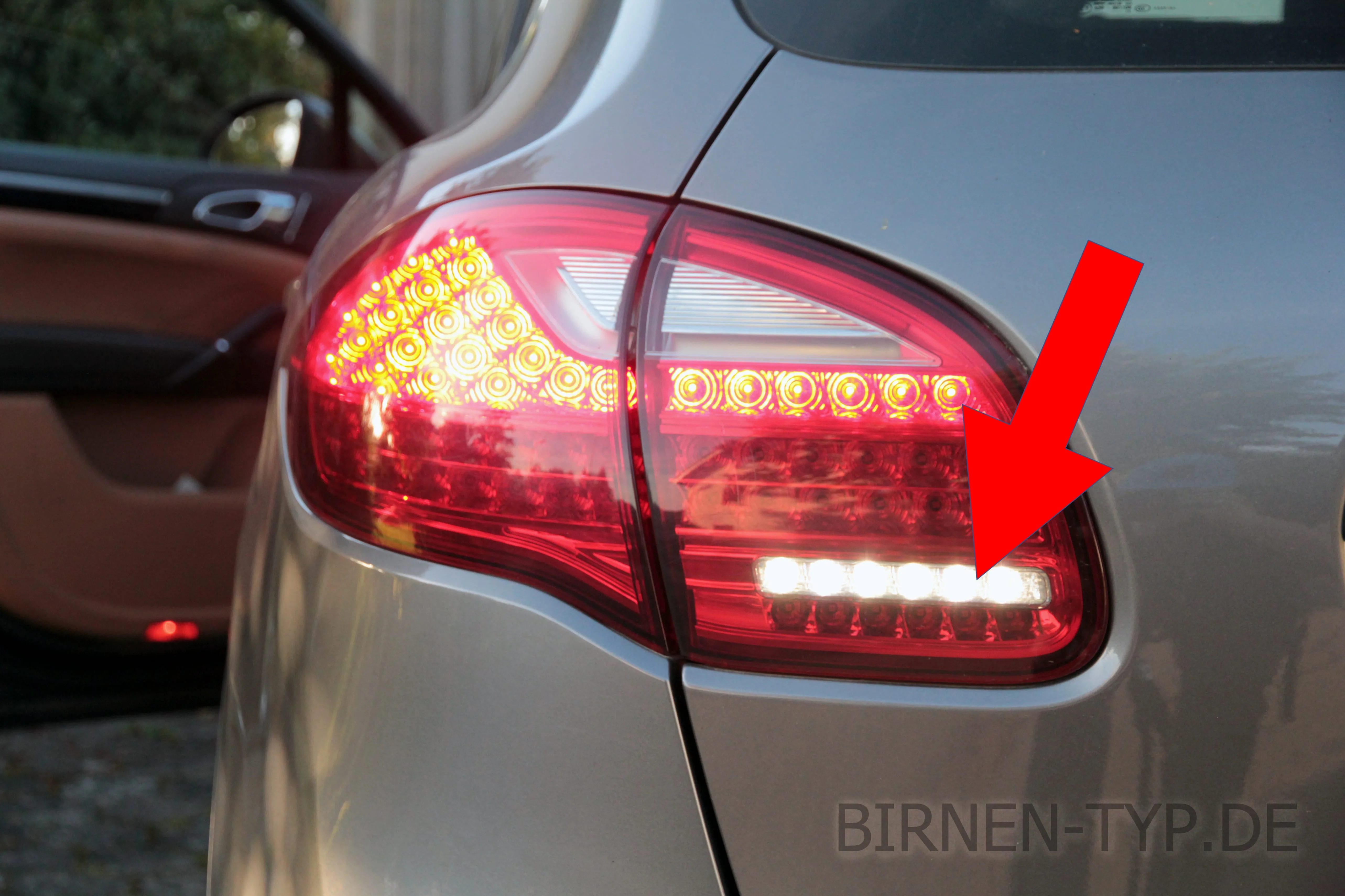 Rückfahrlicht des Porsche Cayenne