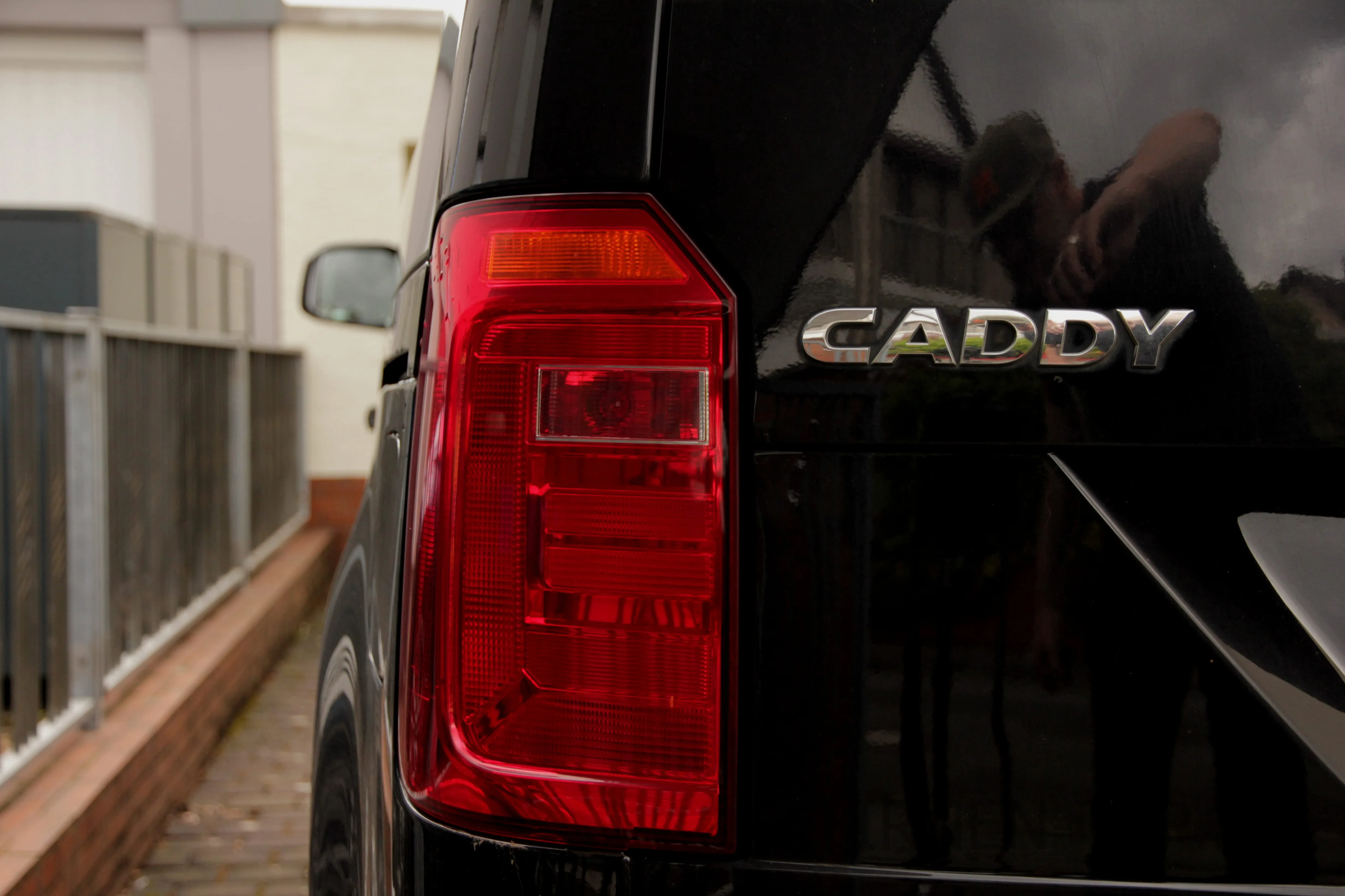 So sieht die Rückleuchte des VW Caddy 4 aus