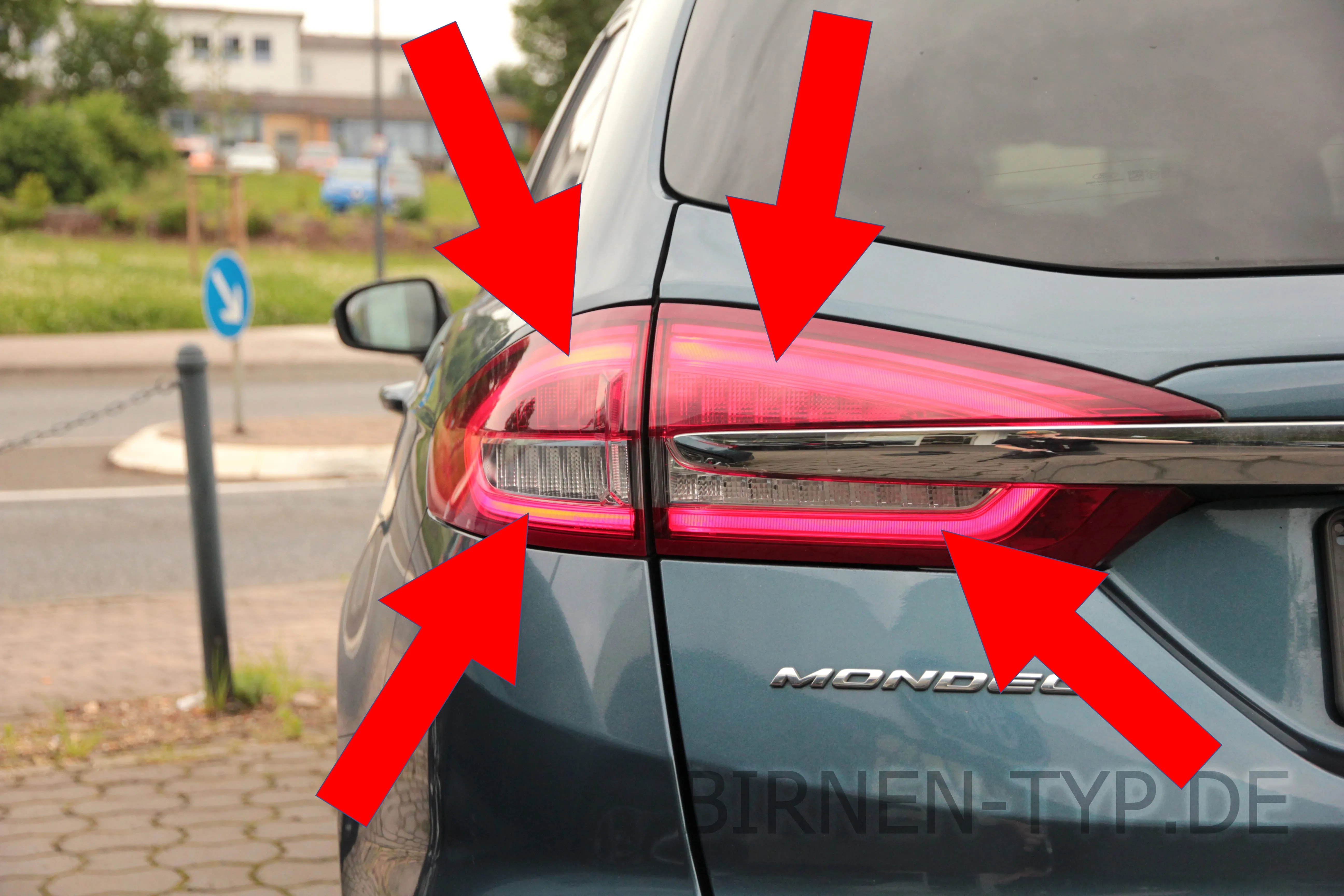 Schlusslicht des Ford Mondeo 5. Gen
