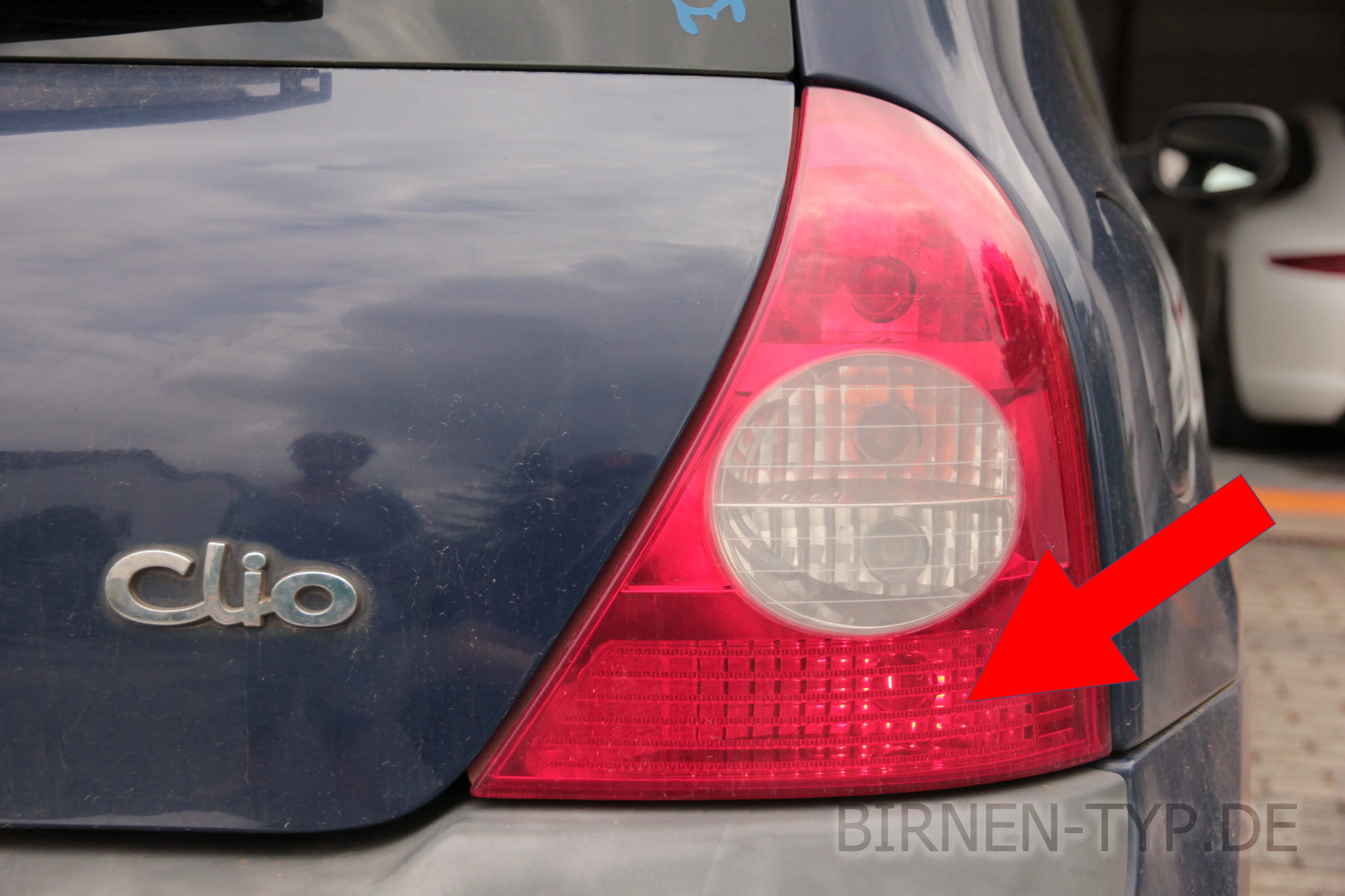 Schlusslicht des Renault Clio 2