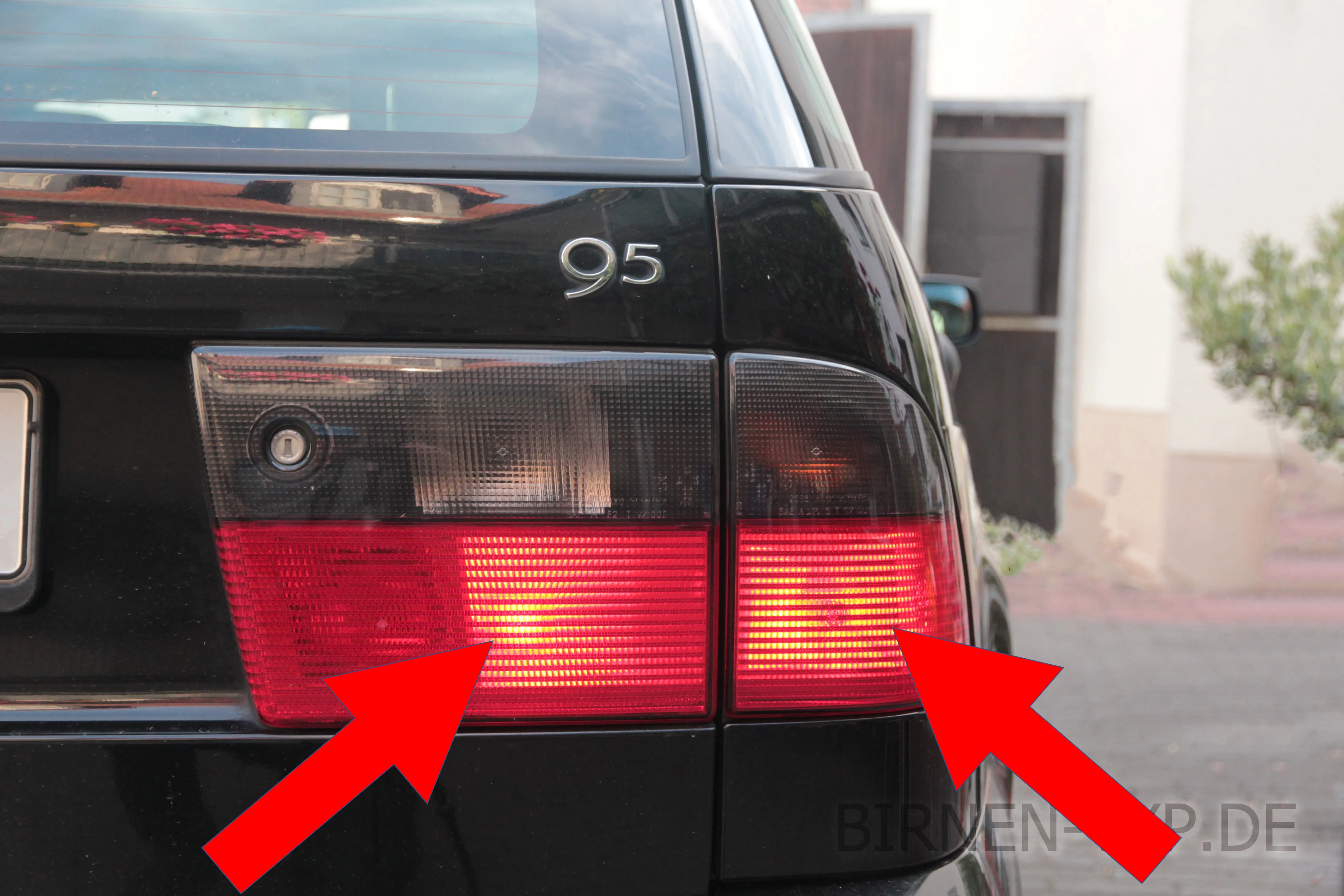 Schlusslicht des Saab 9-5