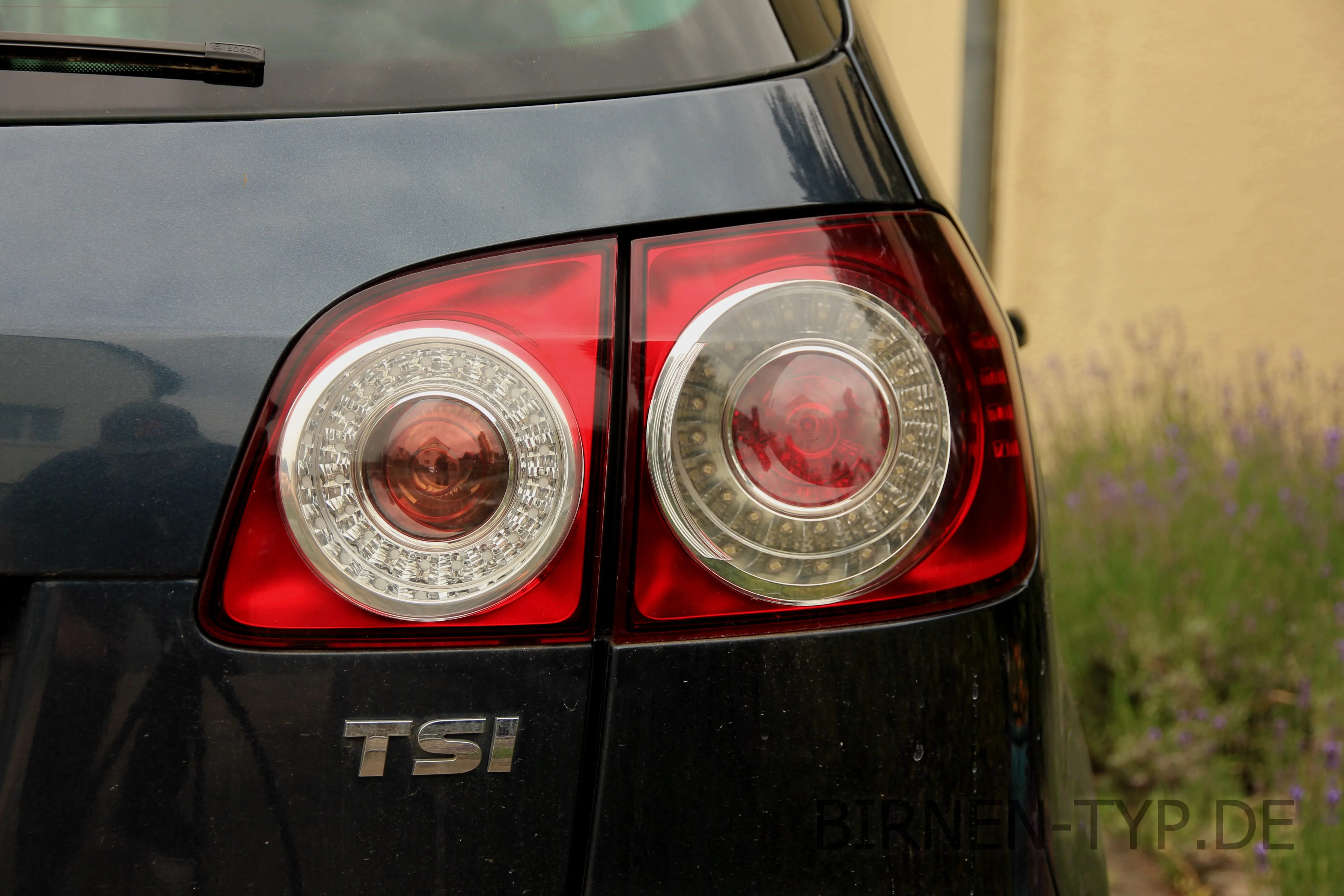 So sieht die Rückleuchte des VW Golf 6 Plus aus