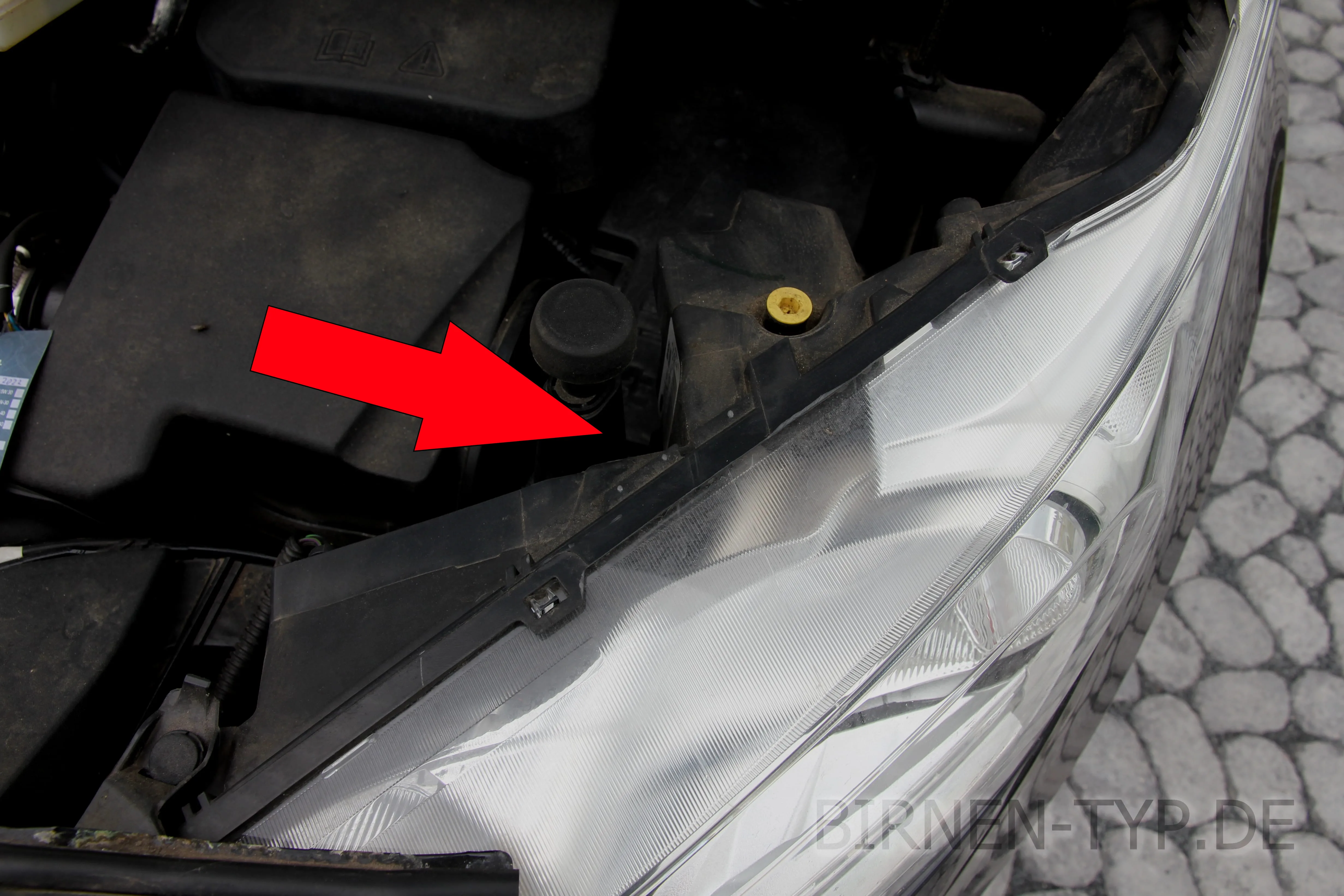 Hier findest Du die Scheinwerfer-Genehmigungsnummer des Ford Tourneo Connect 2