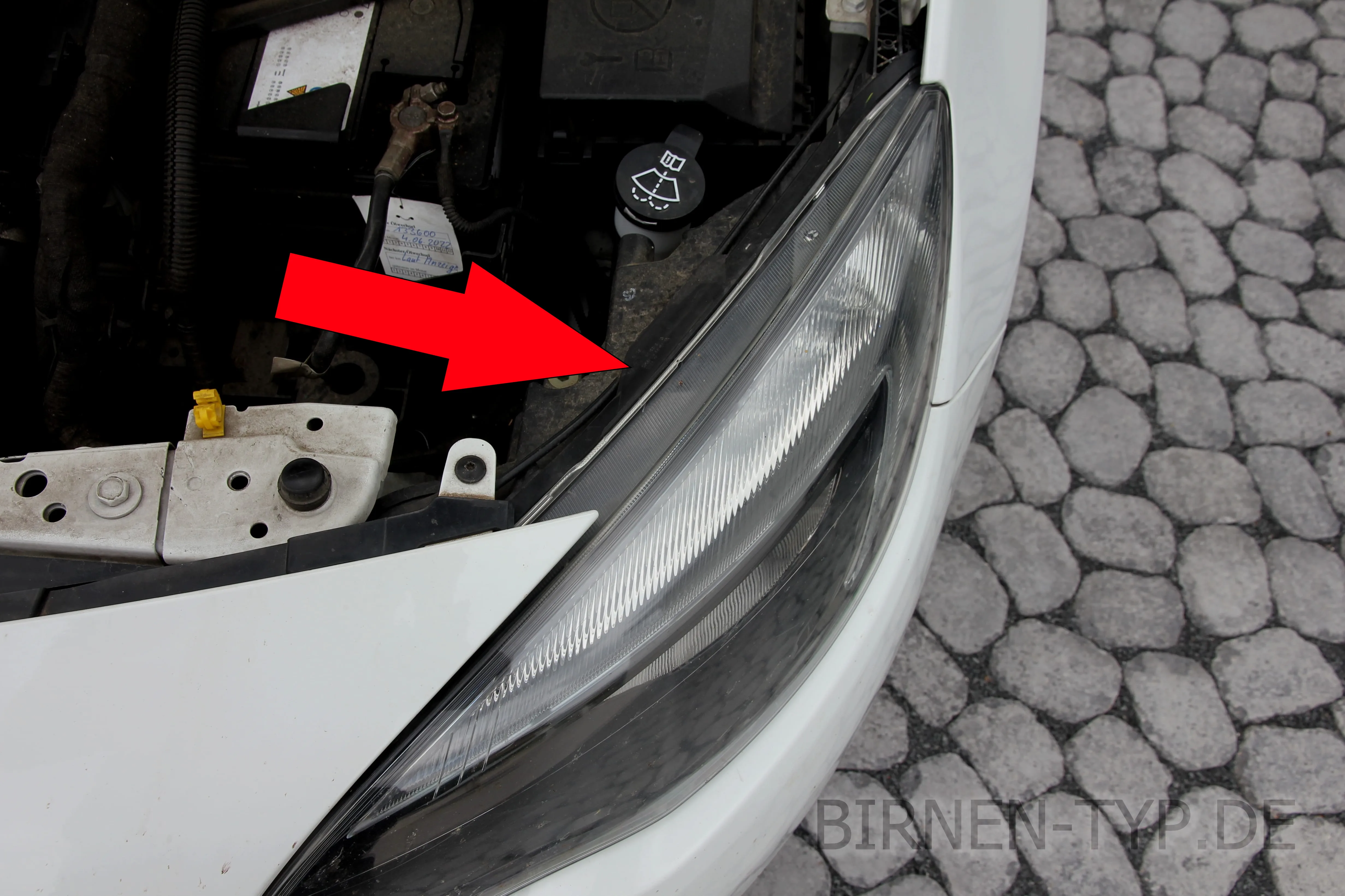 Hier findest Du die Scheinwerfer-Genehmigungsnummer des Opel Astra J