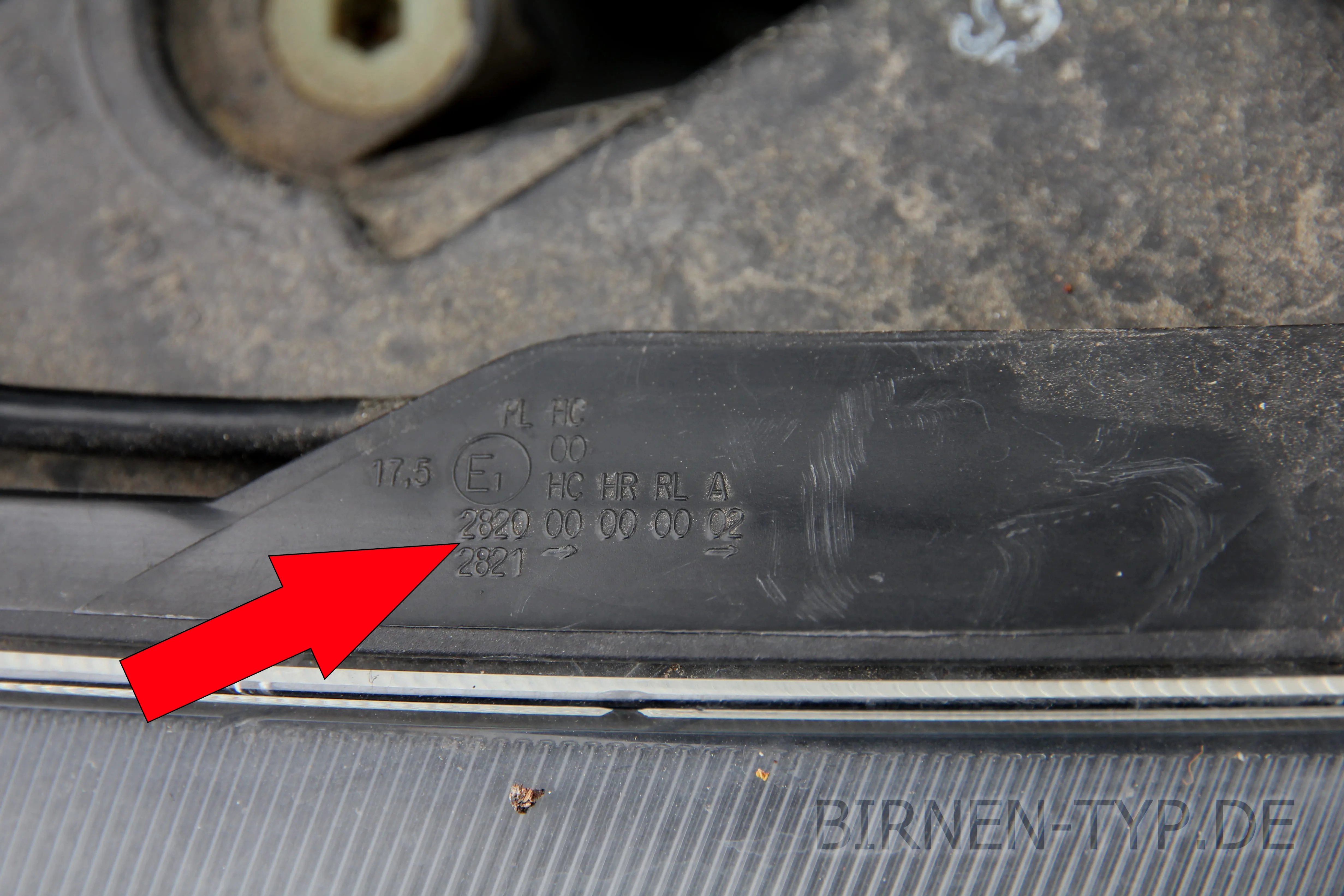 Scheinwerfer Genehmigungsnummer Opel Astra J Sports Tourer (Kombi) P10 H7 H10 D1S Birne Birnchen Lampe Leuchte Wechsel Ersatz Tausch Licht Halogen Reparatur Defekt kaputt IMG_0111.JPG