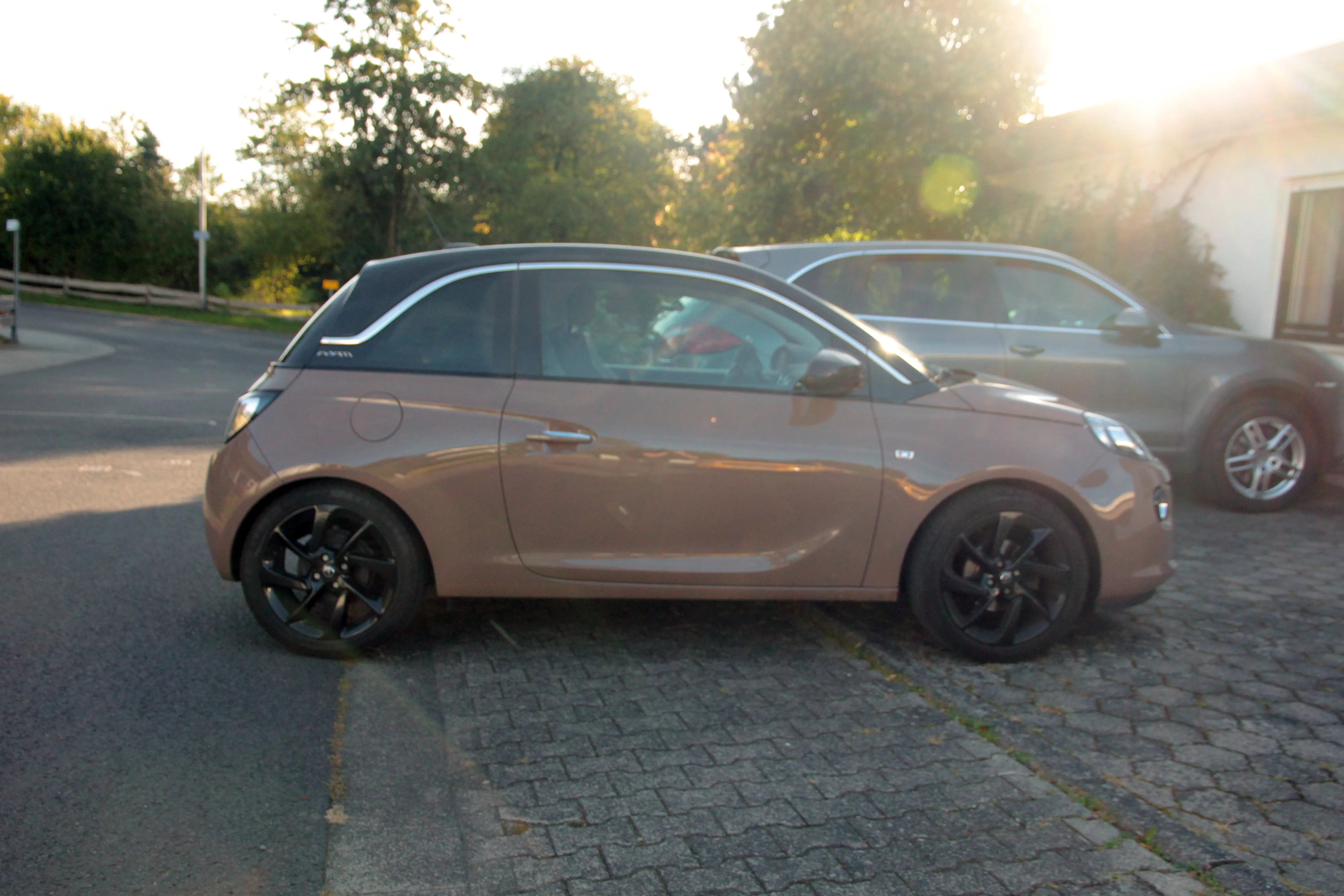Seitenansicht (Beifahrerseite) des Opel Adam 1 als Adam (3-Türer)