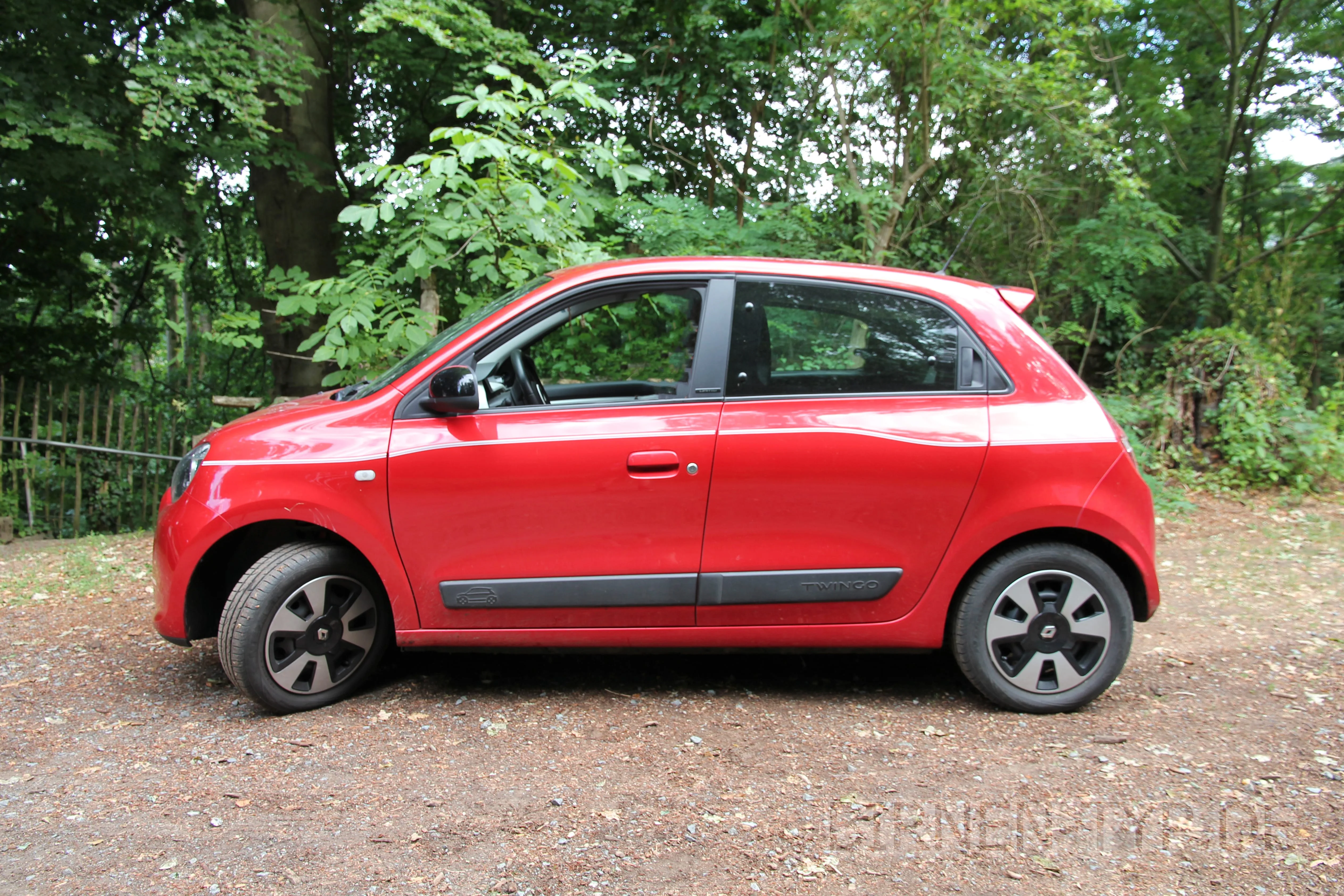 Seitenansicht (Fahrerseite) des Renault Twingo als 5-Türer