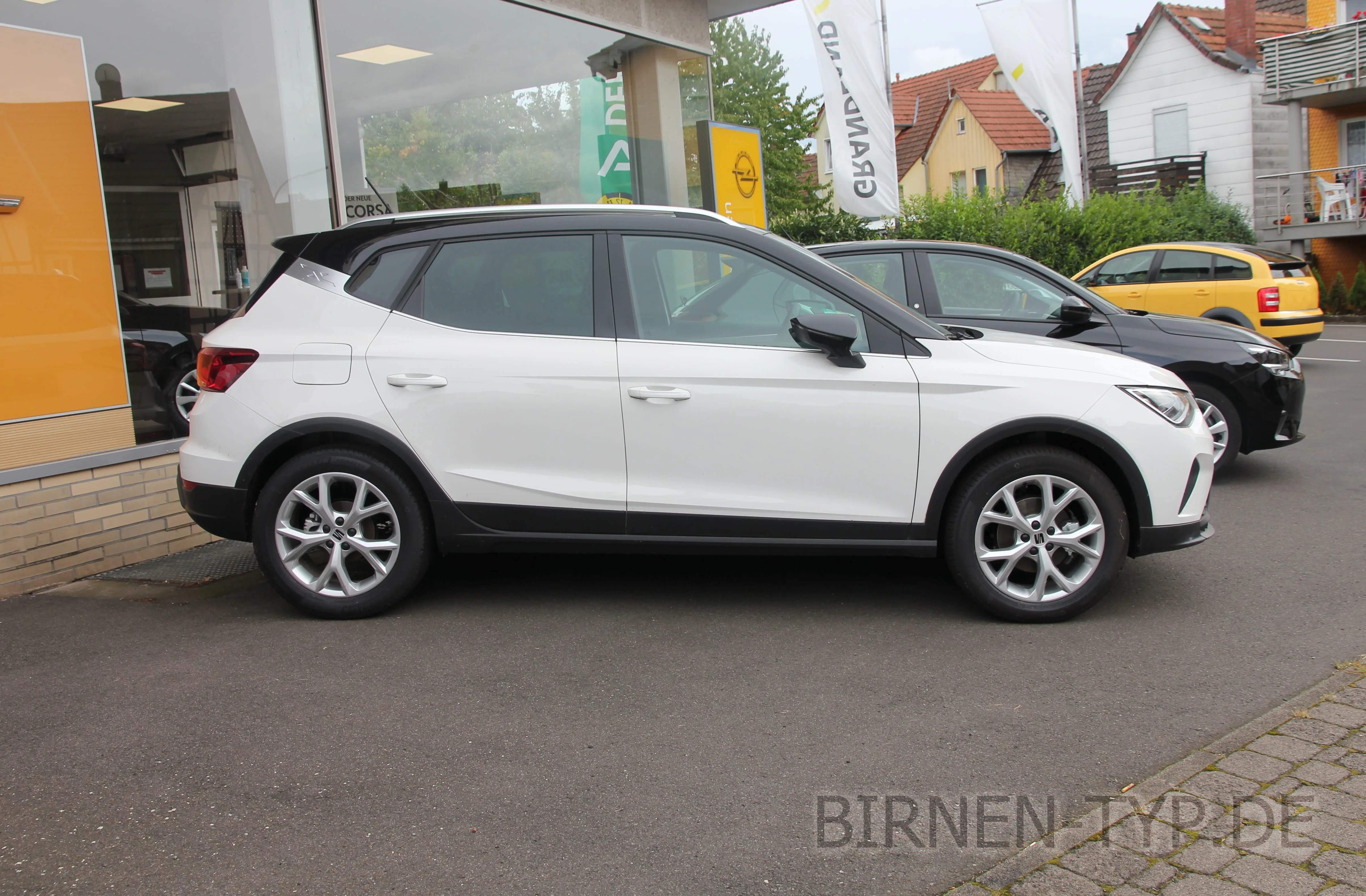 Beifahrerseite (rechts) des Seat Arona