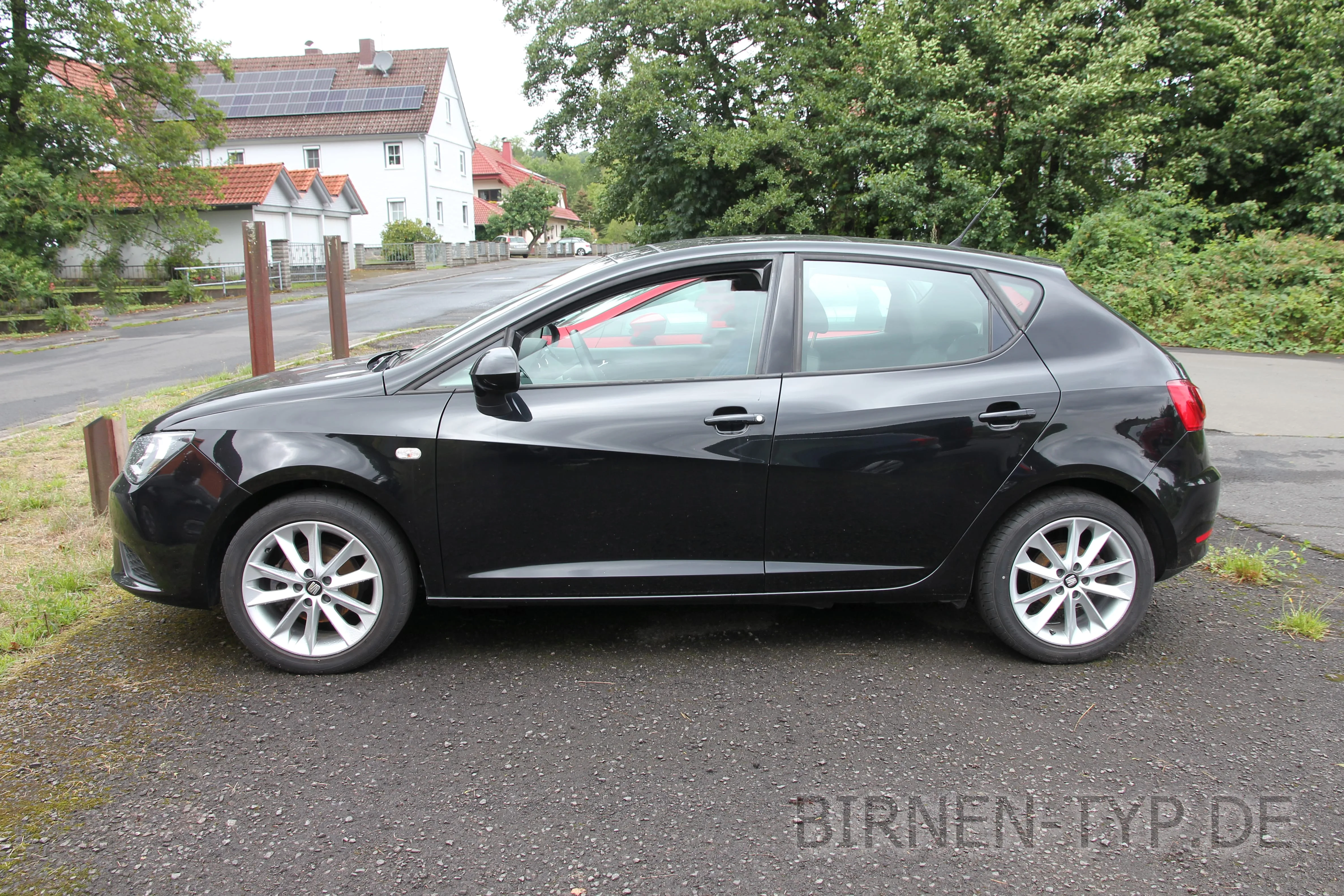 Seitenansicht (Fahrerseite) des Seat Ibiza als 3-, 5-Türer