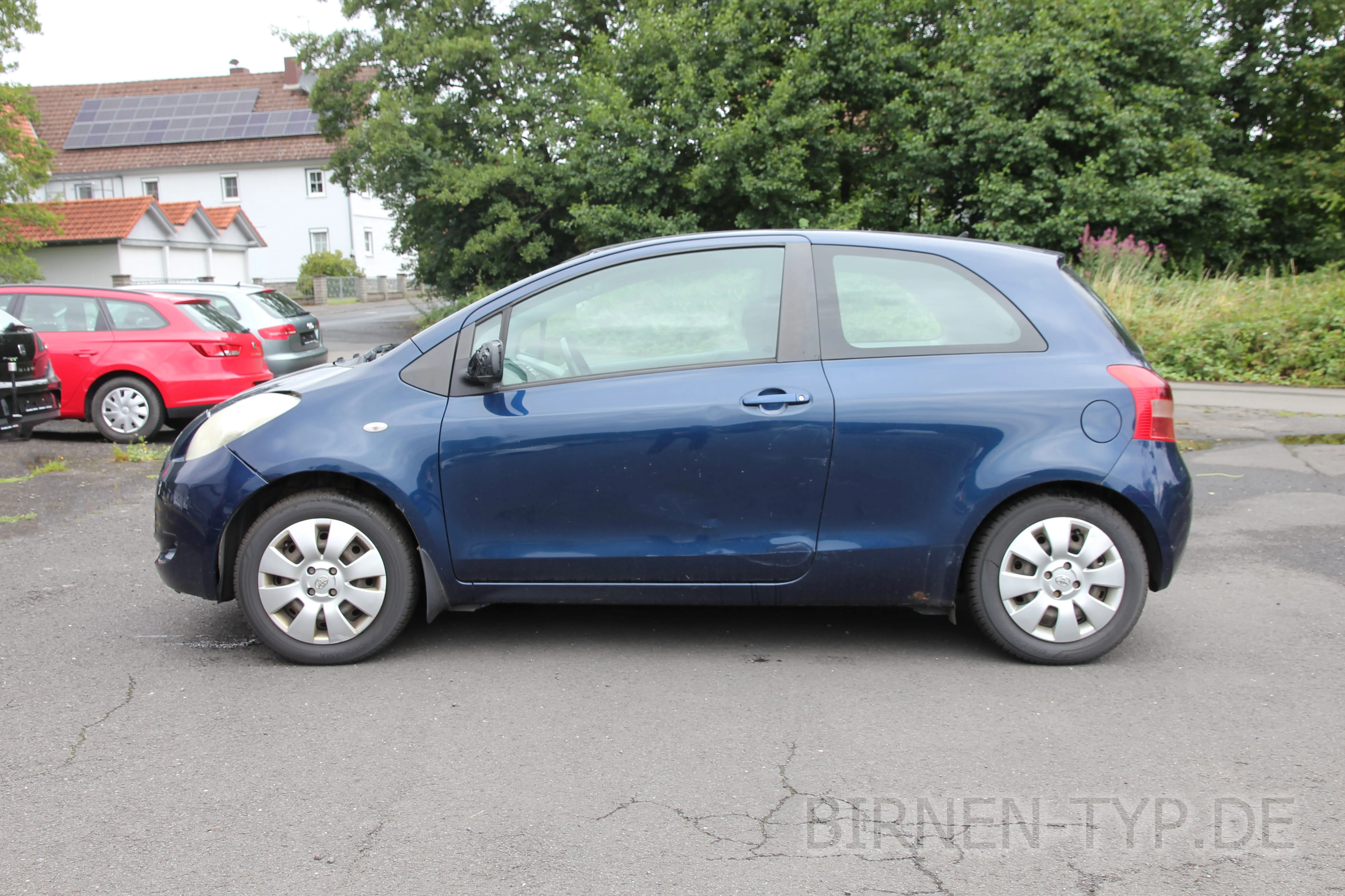 Seitenansicht (Fahrerseite) des Toyota Yaris als 3-, 5-Türer
