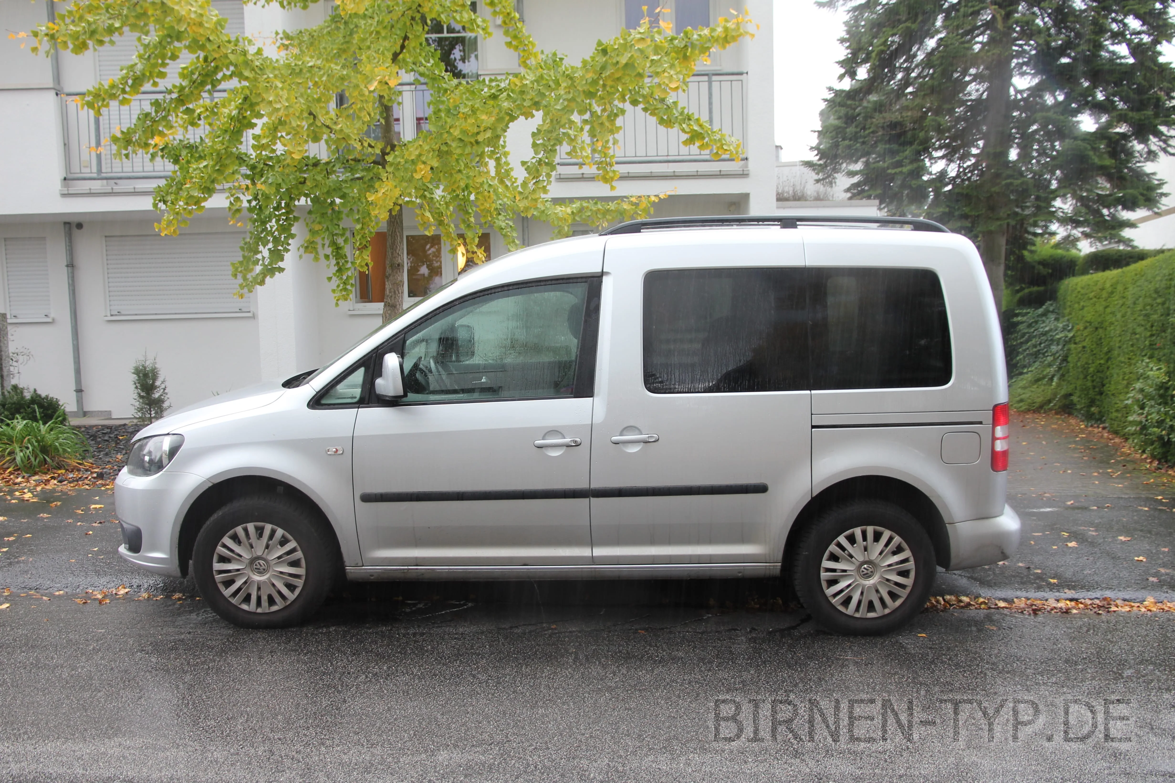 Seitenansicht (Fahrerseite) des VW Caddy 3 als Hochdachkombi
