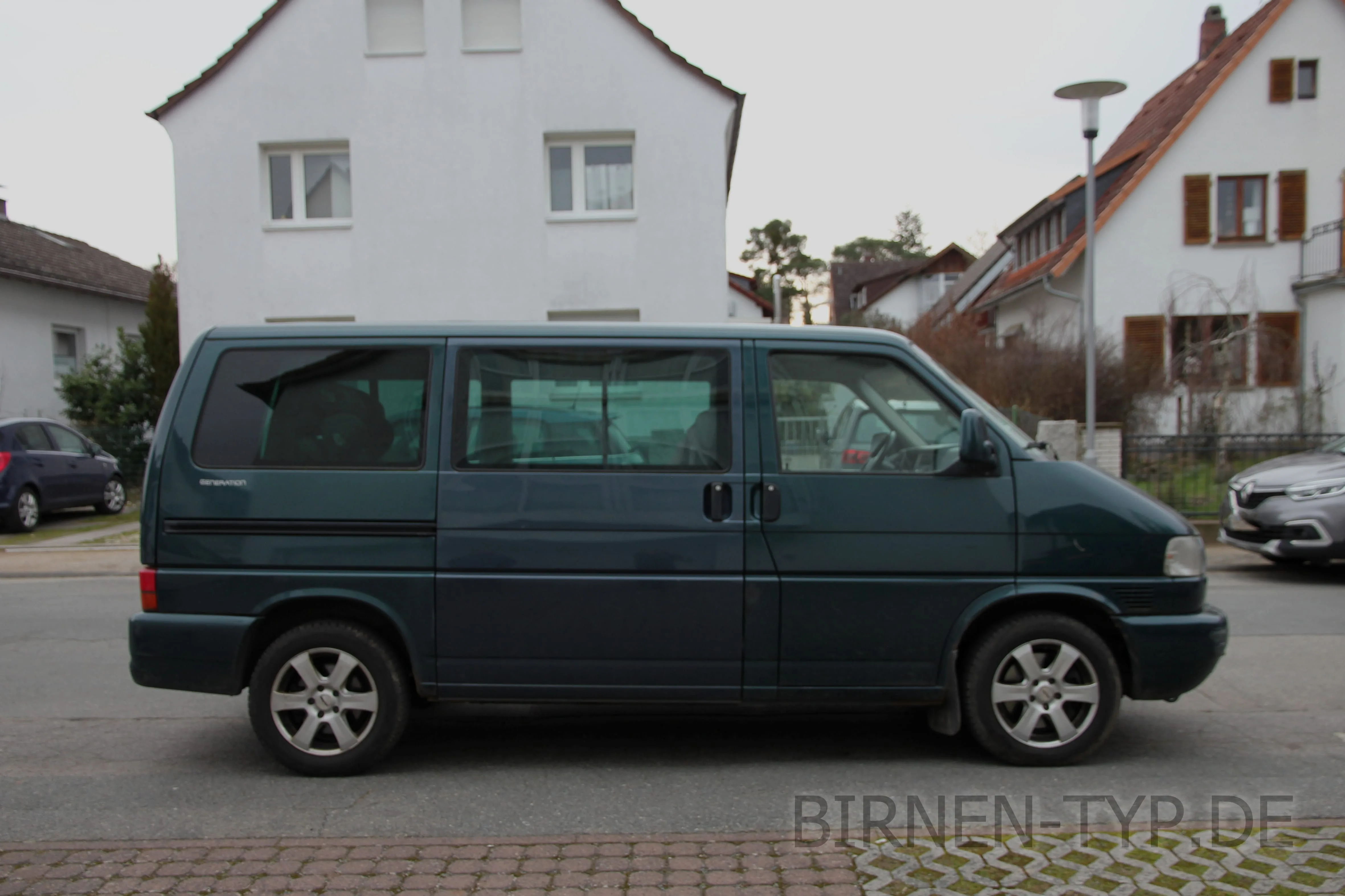 Seitenansicht (Beifahrerseite) des VW T4 als Multivan, Caravelle, Transporter, California