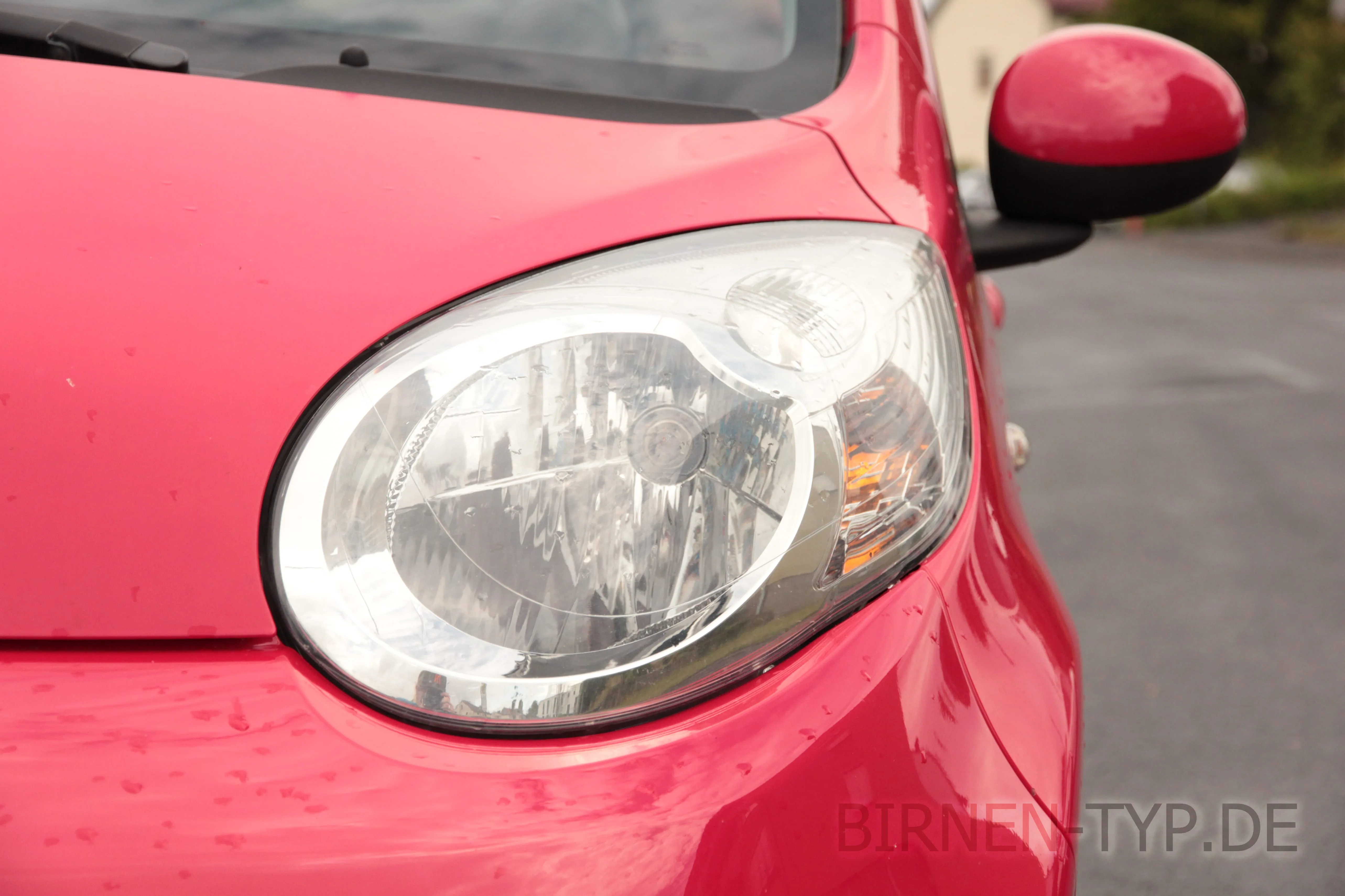 So sieht der Scheinwerfer des Peugeot 107 aus