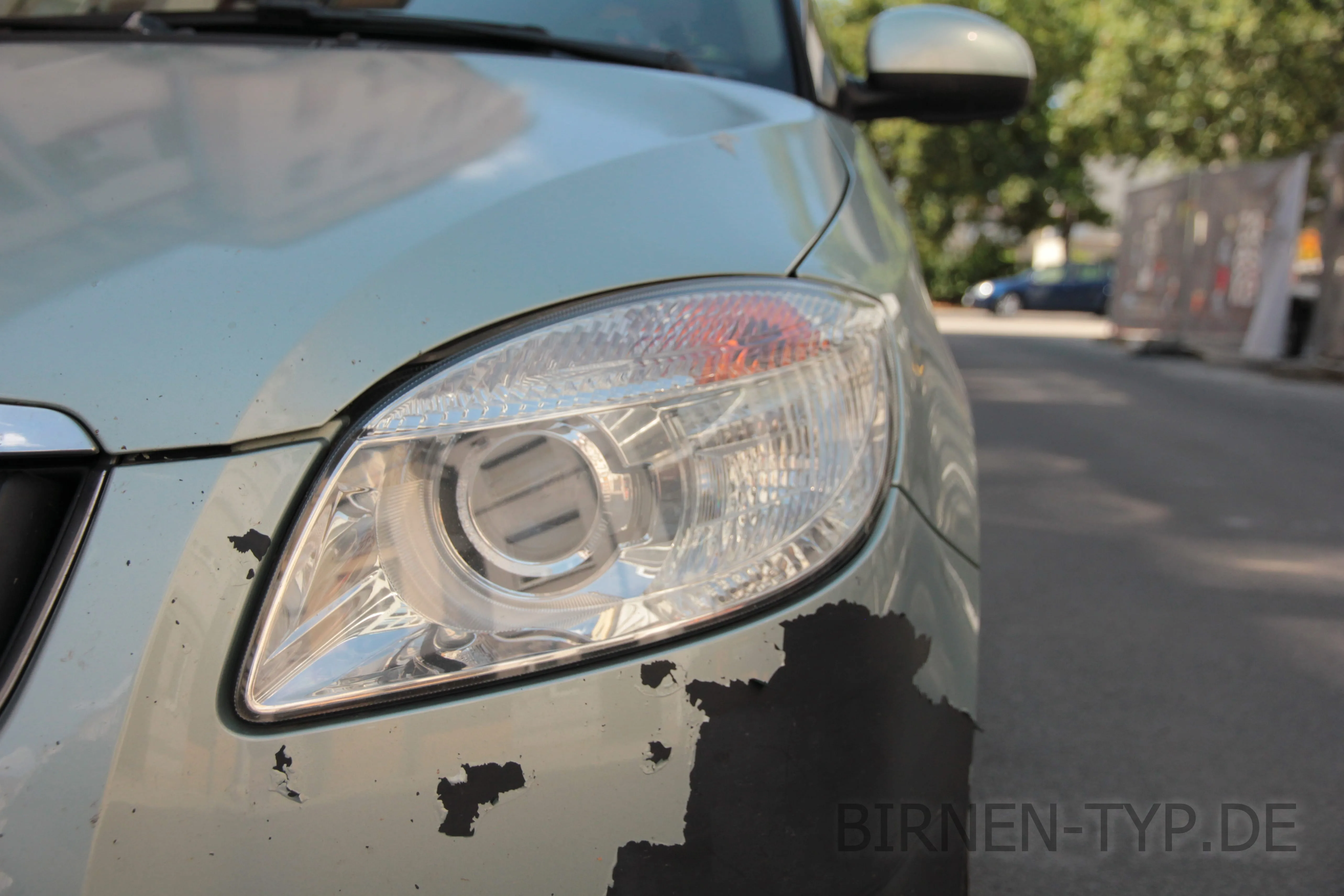 So sieht der DUAL-Scheinwerfer des Škoda Fabia 2 5J 542 545 aus
