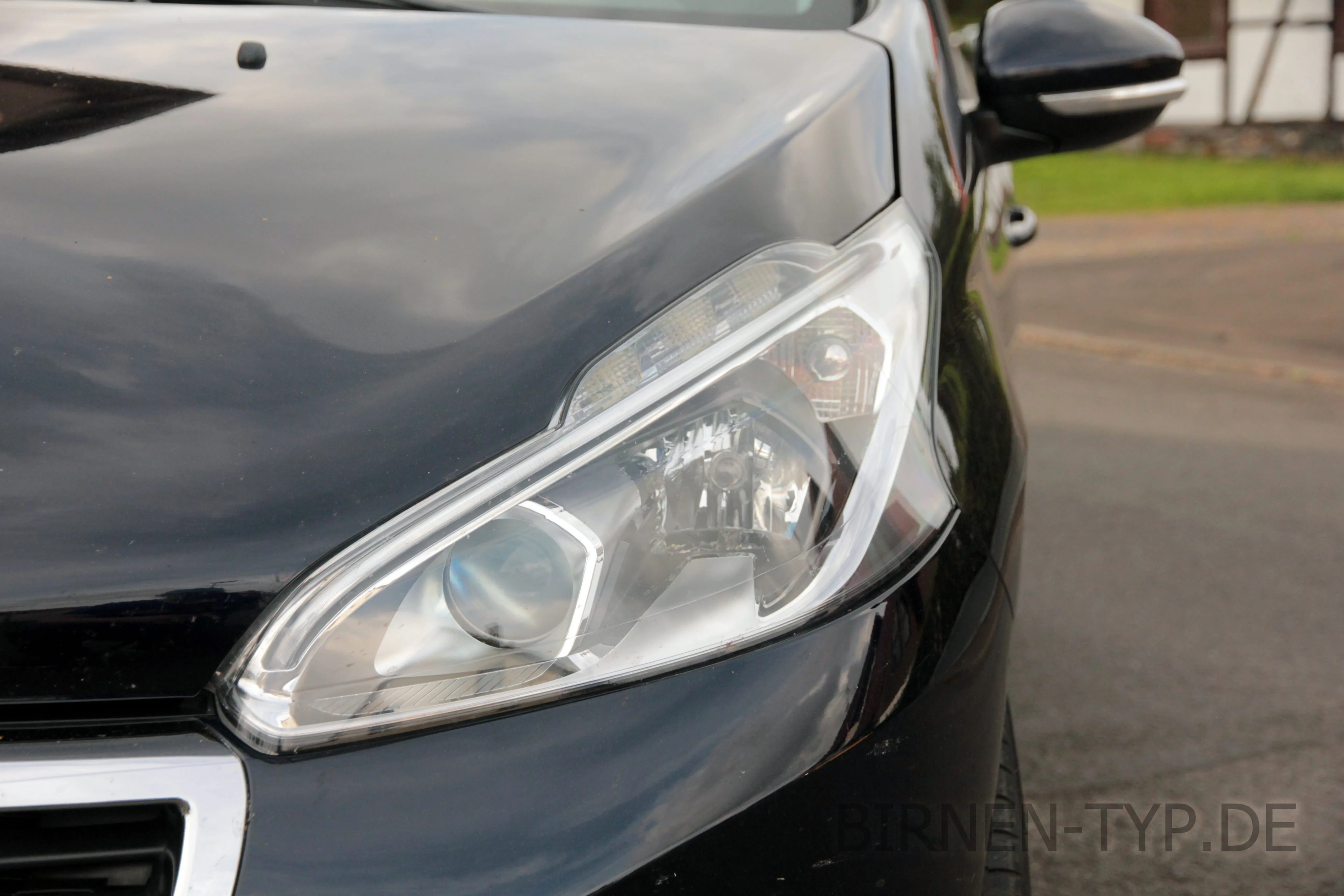 So sieht der Scheinwerfer des Peugeot 208 aus