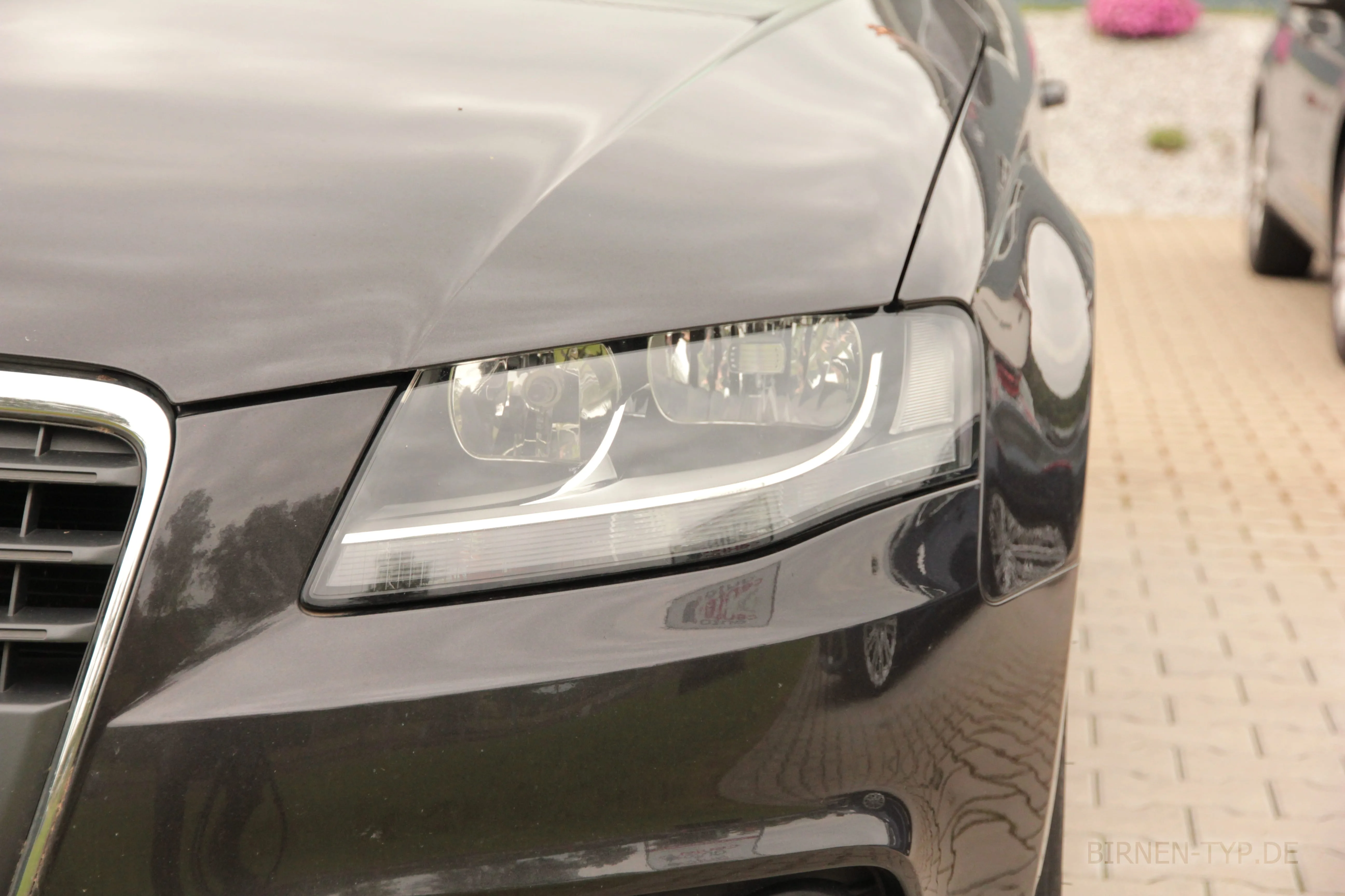 So sieht der Scheinwerfer des Audi A4 4. Gen aus