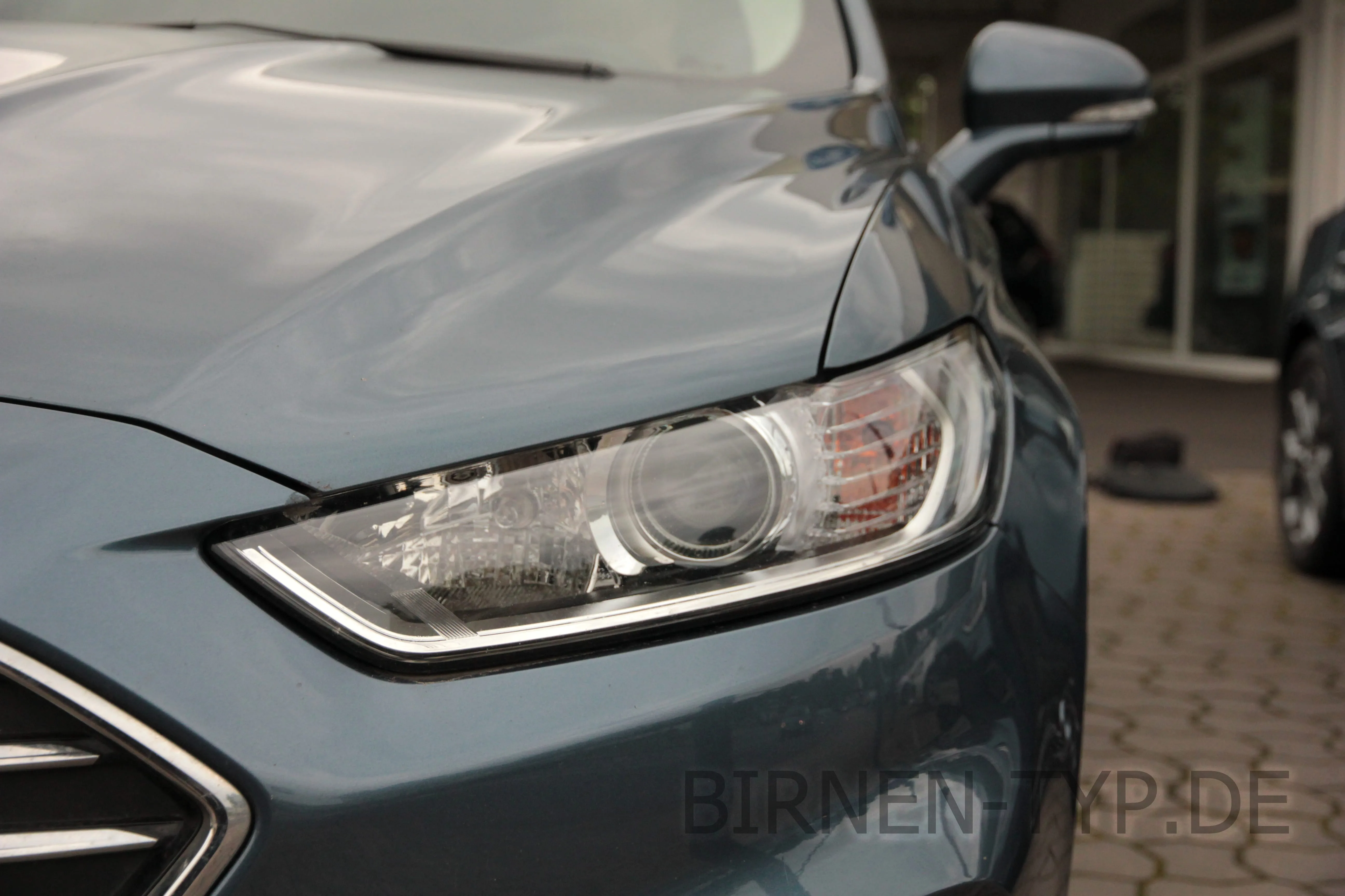 So sieht der Scheinwerfer des Ford Mondeo 5. Gen aus