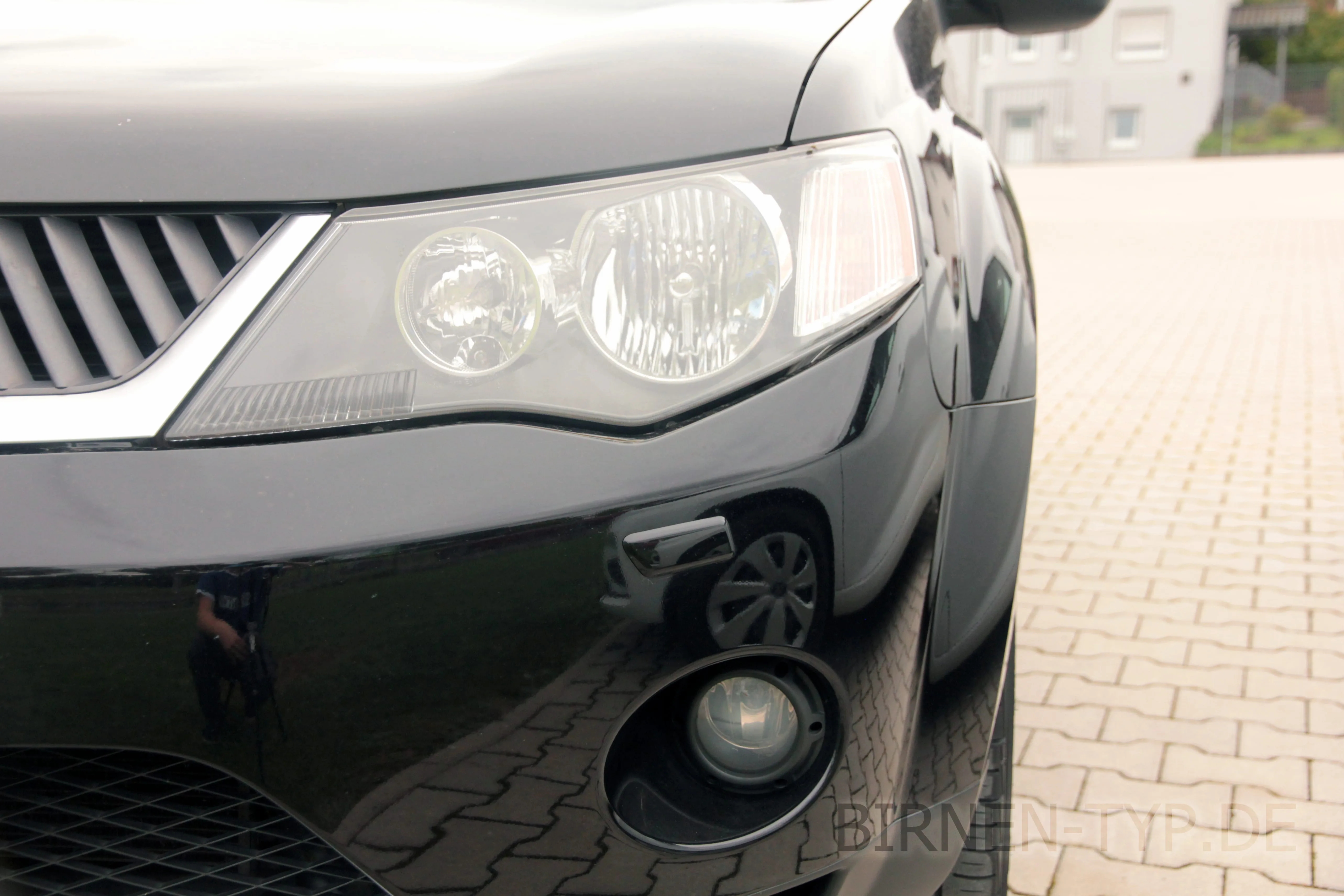 So sieht der Scheinwerfer des Mitsubishi Outlander aus