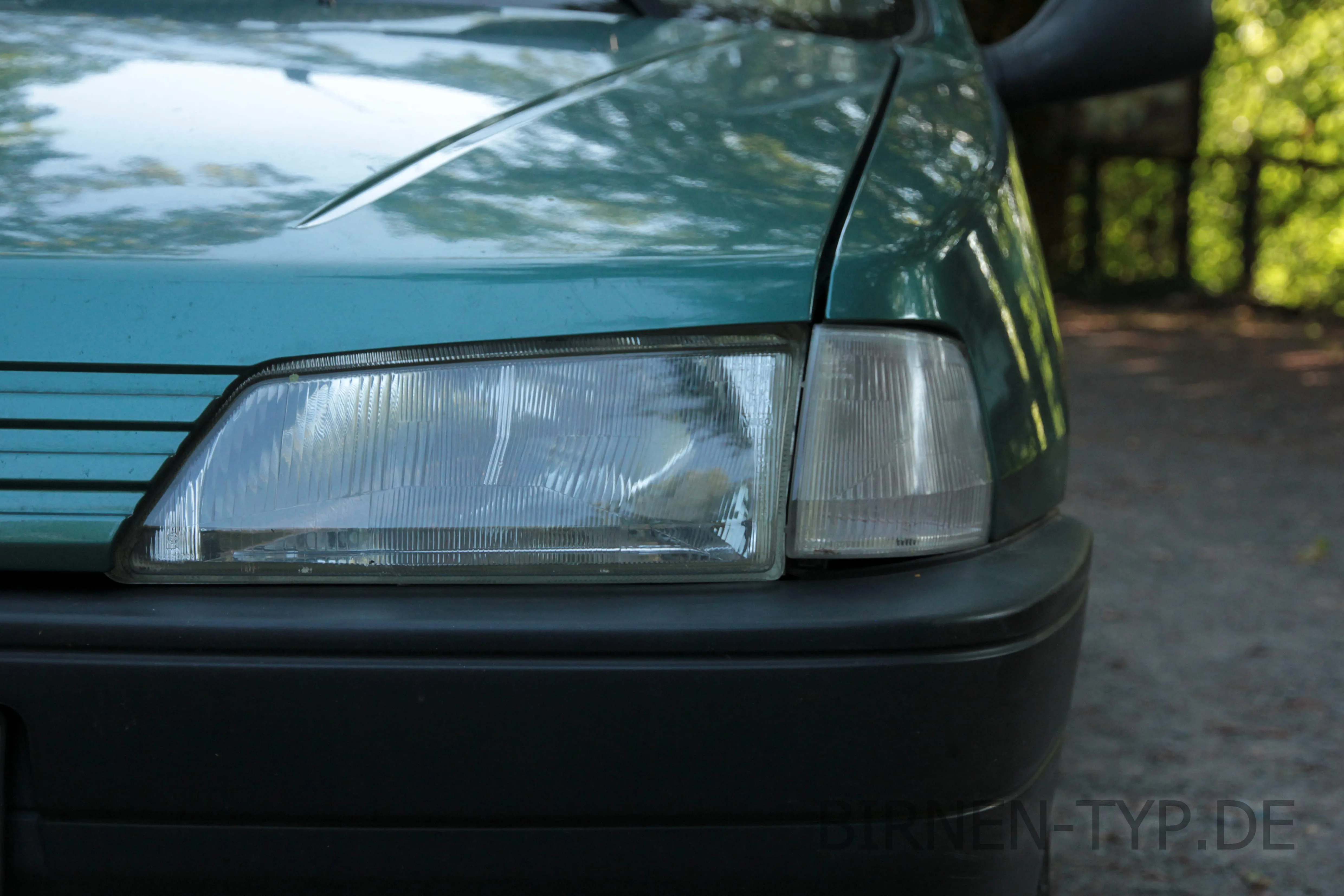 So sieht der Scheinwerfer des Peugeot 106 aus