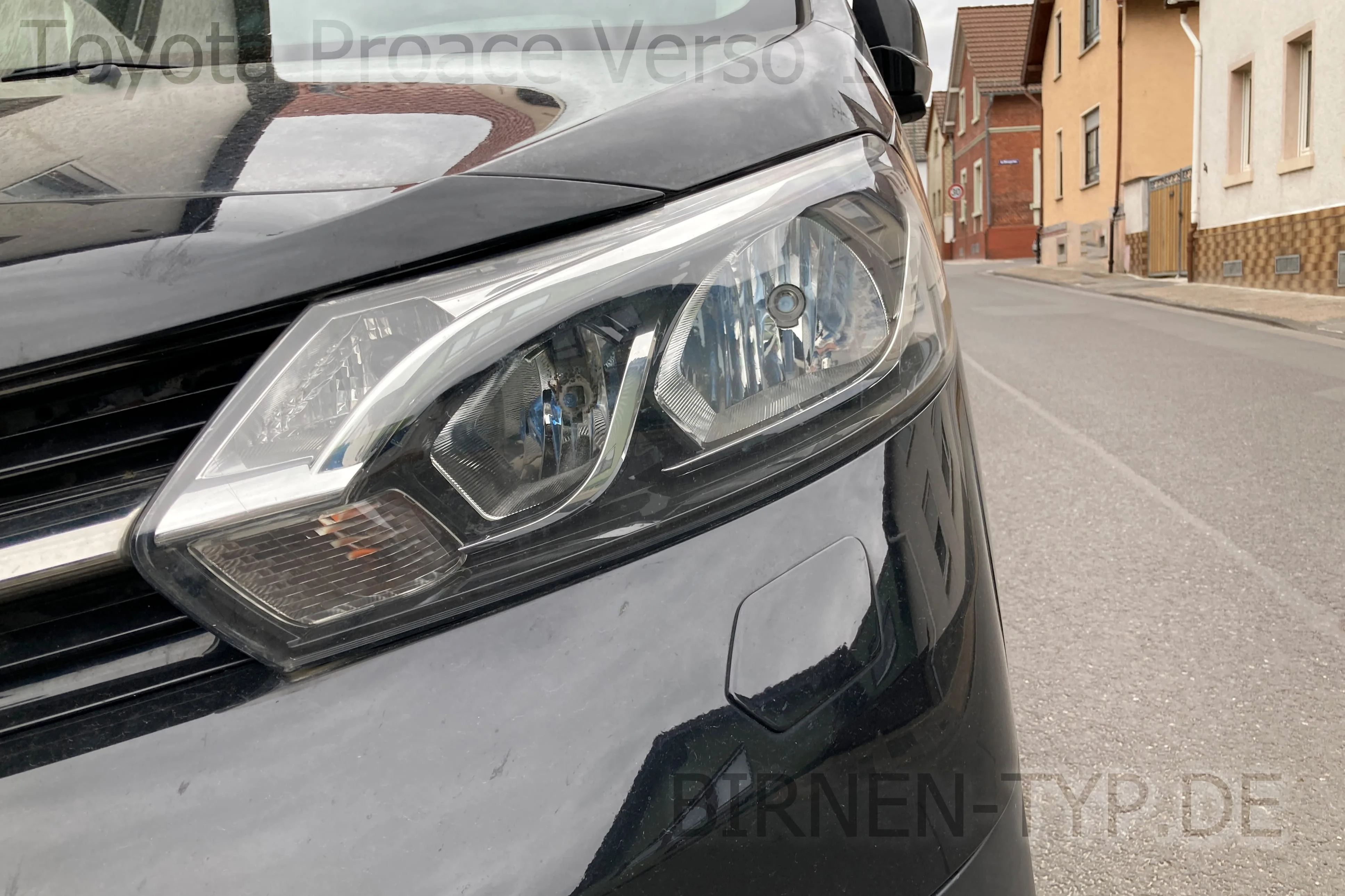 So sieht der Scheinwerfer des Toyota Proace Verso aus