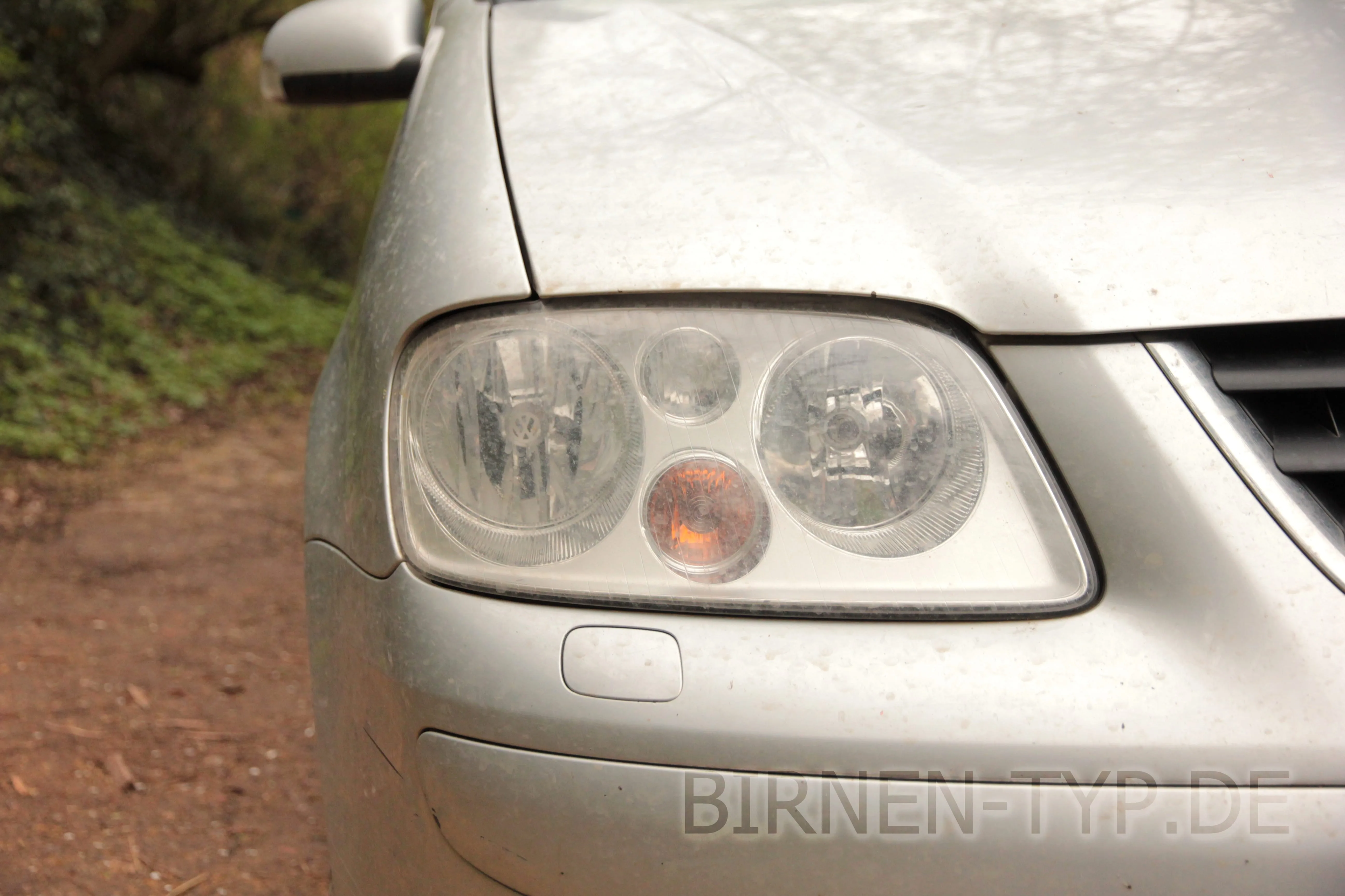So sieht der Scheinwerfer des VW Touran 1. Gen aus