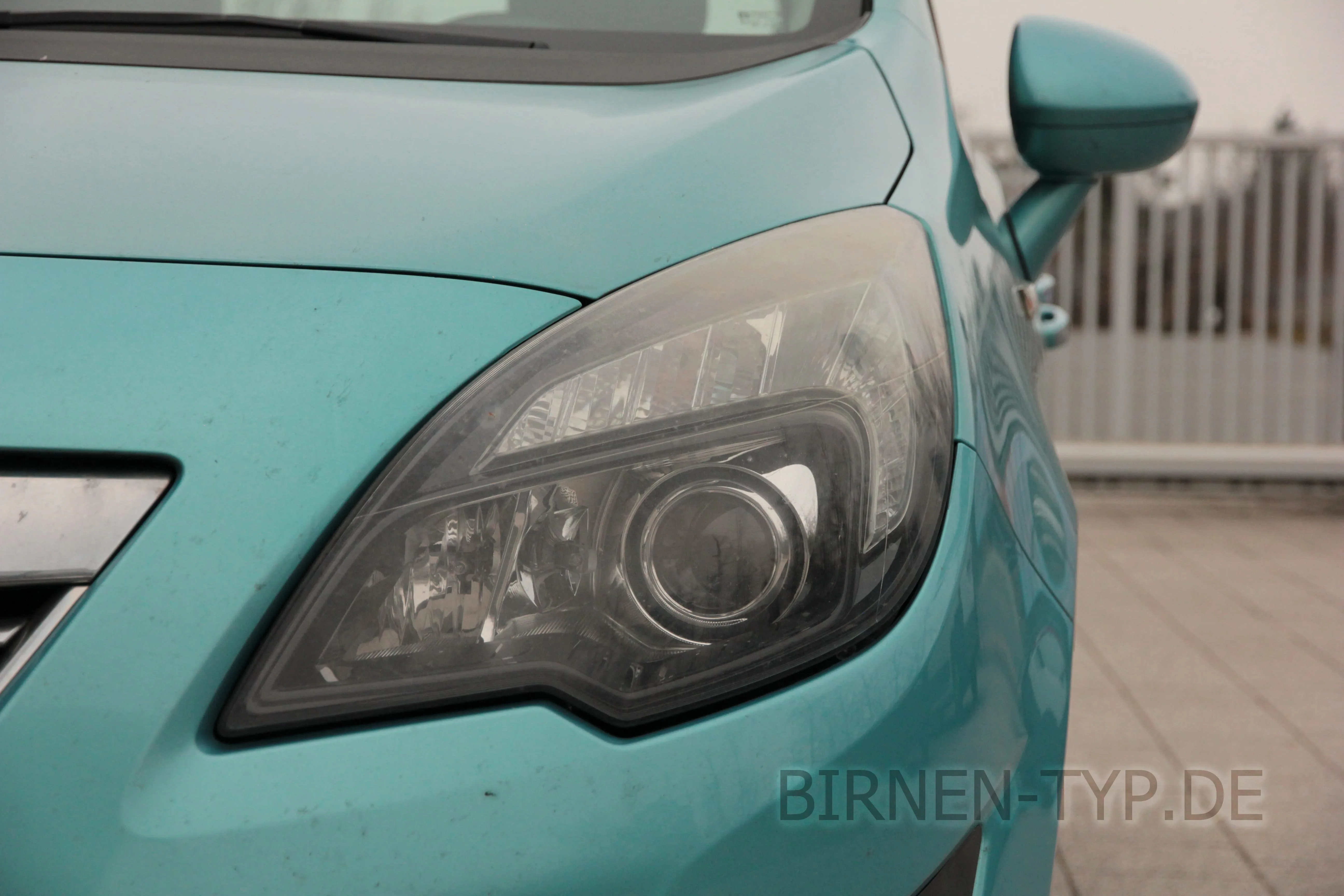 So sieht der Scheinwerfer des Opel Meriva aus