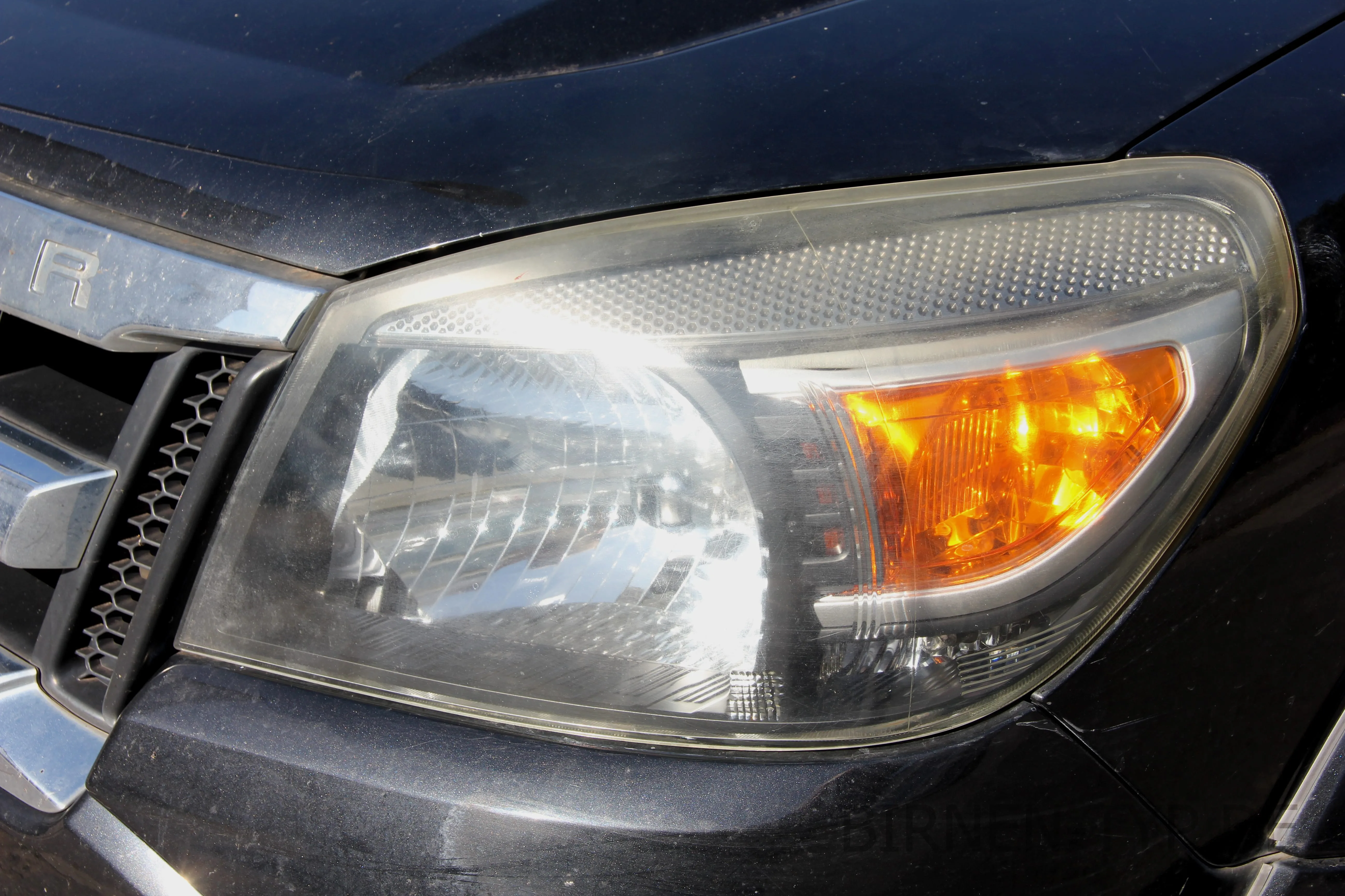 So sieht ein Scheinwerfer NACH dem Polieren Polietur aus nicht mehr blind milchig ist er reparatur TÜV licht blendet