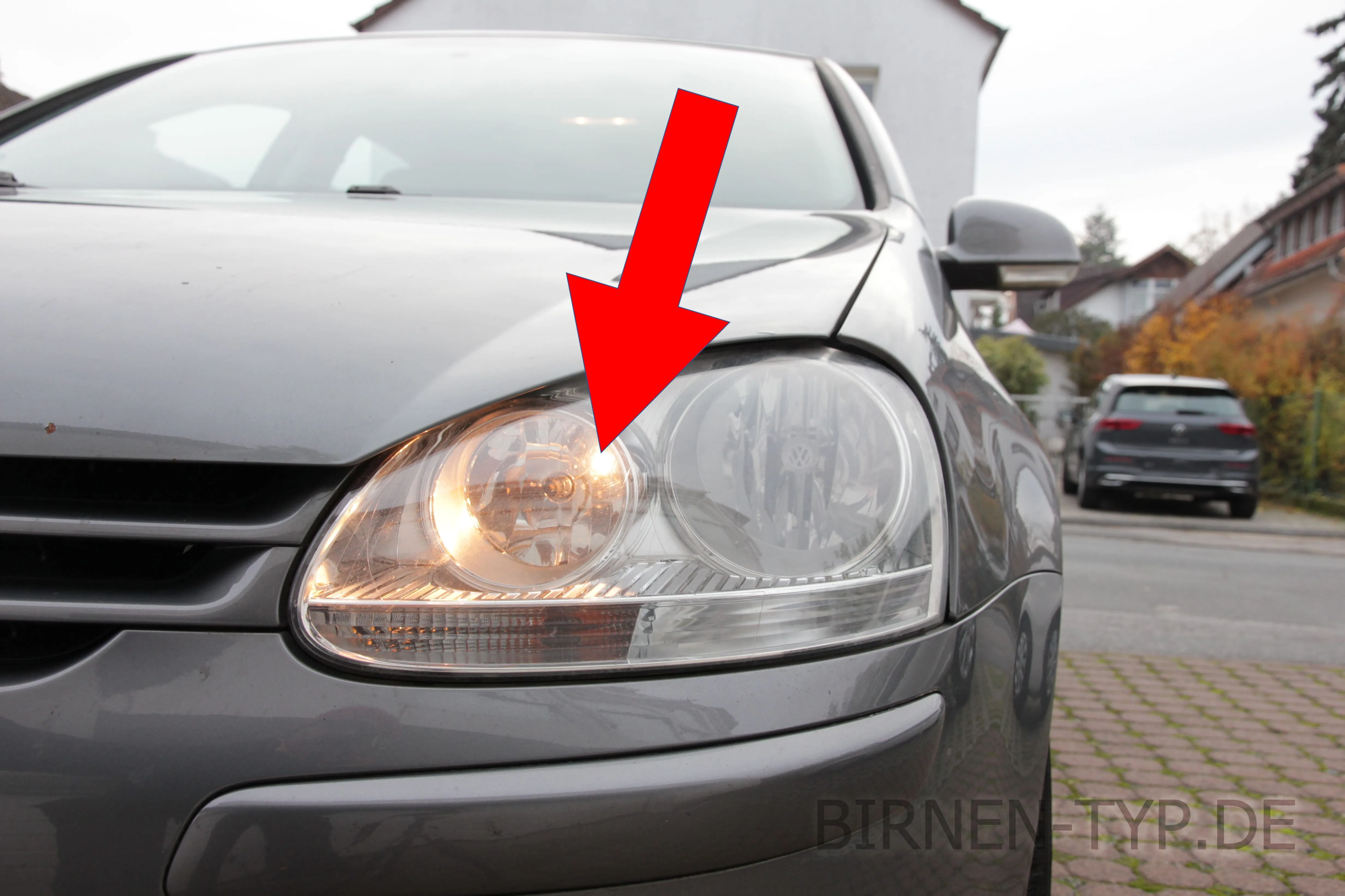 Standlicht des VW Golf 5 — bei Halogen-Abblendlicht