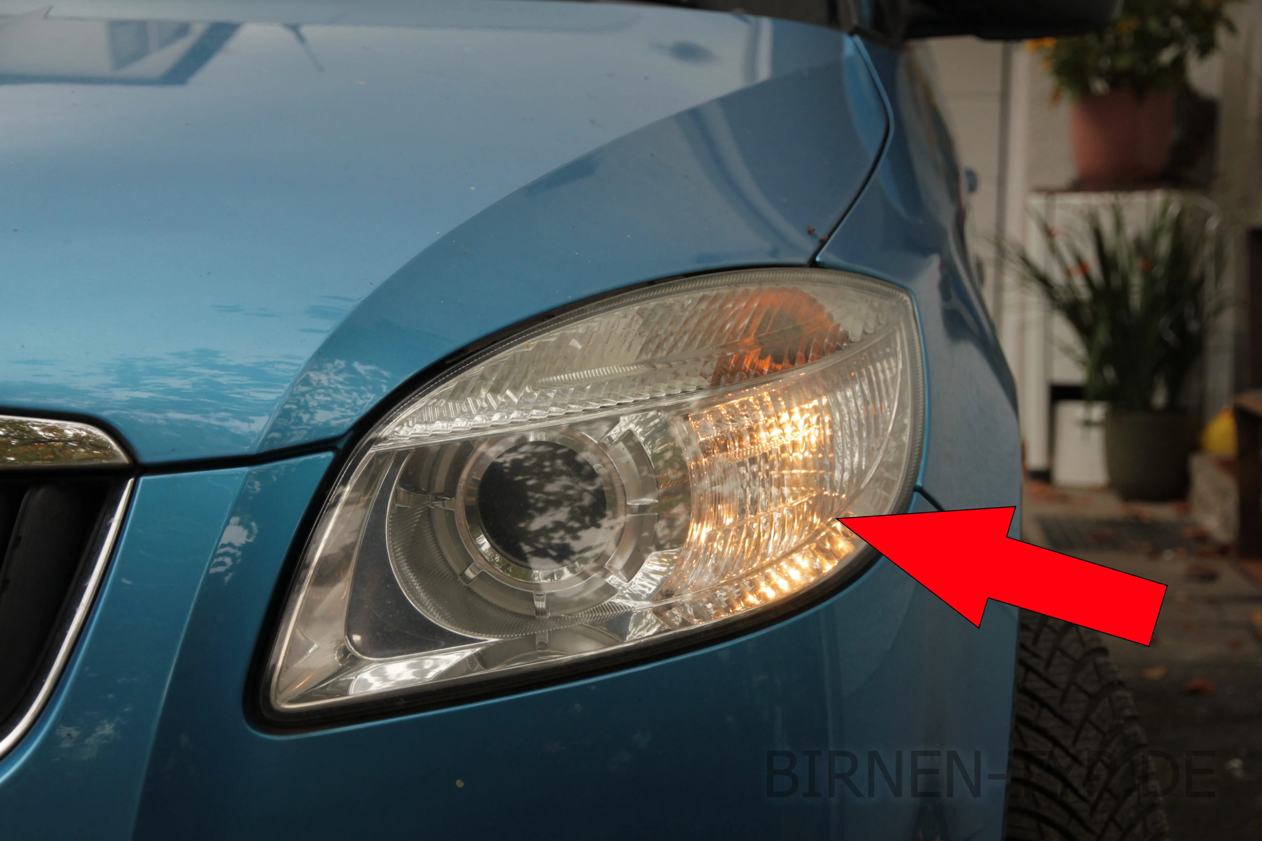 Standlicht des Škoda Roomster — in Bi-Halogen-Scheinwerfern (vor Facelift BIS 07/2010 - Fern- & Abblendlicht von einer H7-Birne - auch mit Kurvenlicht)