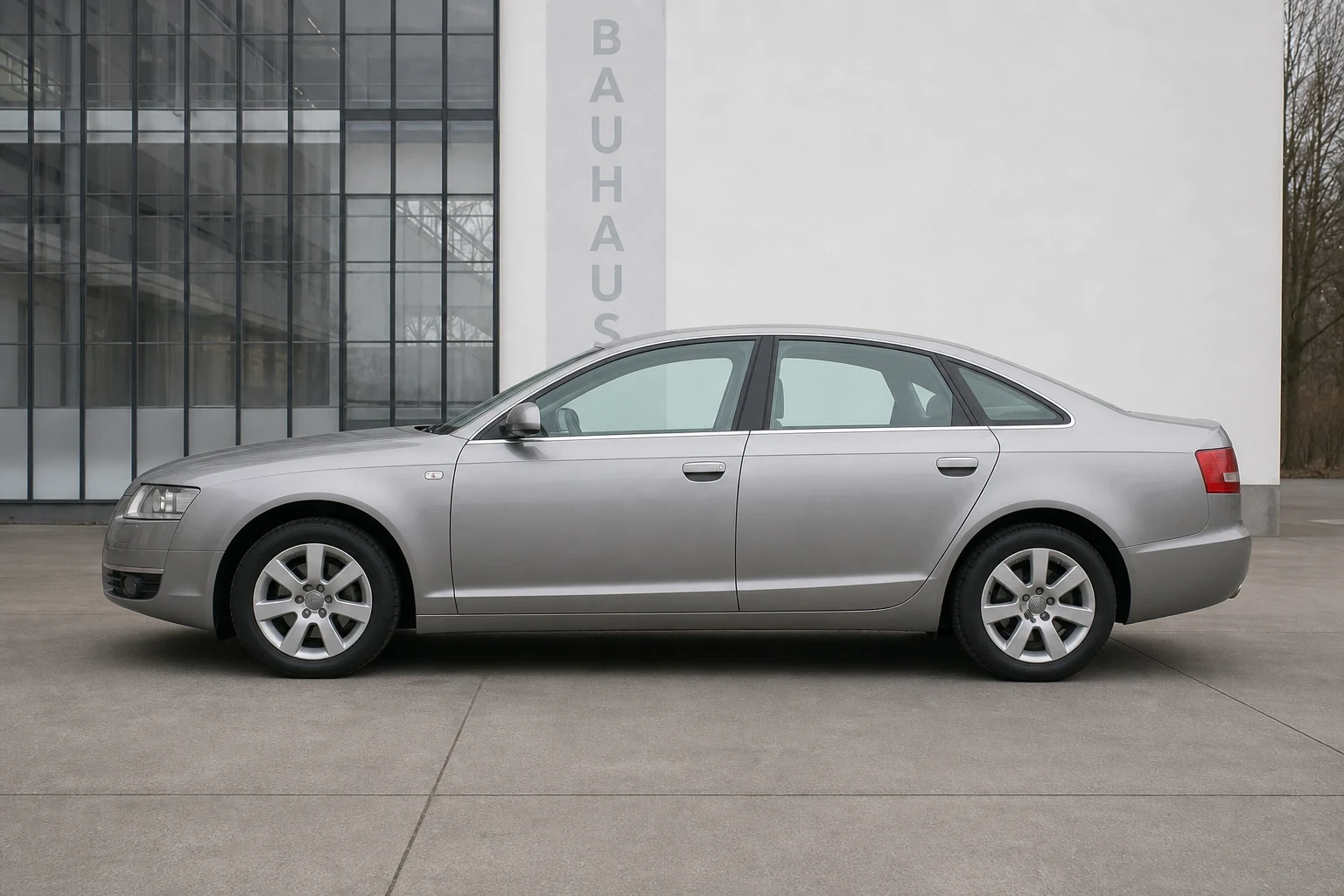 Seitenansicht (Fahrerseite) des Audi A6 3. Gen als Limousine (mit KI erzeugt)