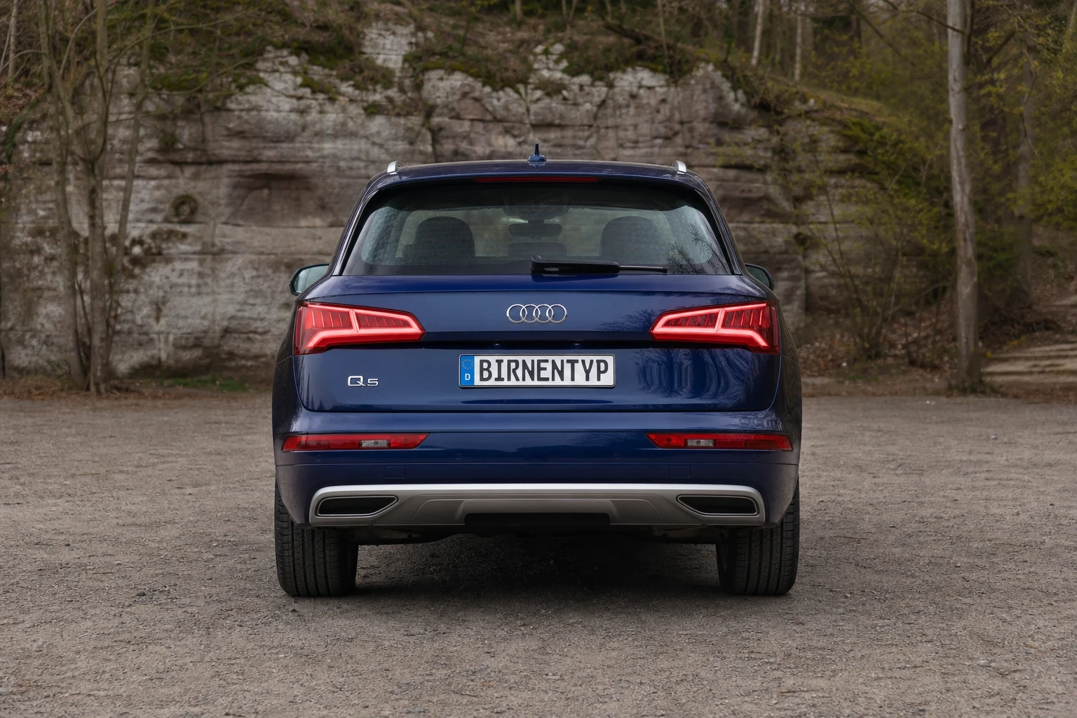 Heck-Ansicht des Audi Q5 2. Gen (mit KI erzeugt)