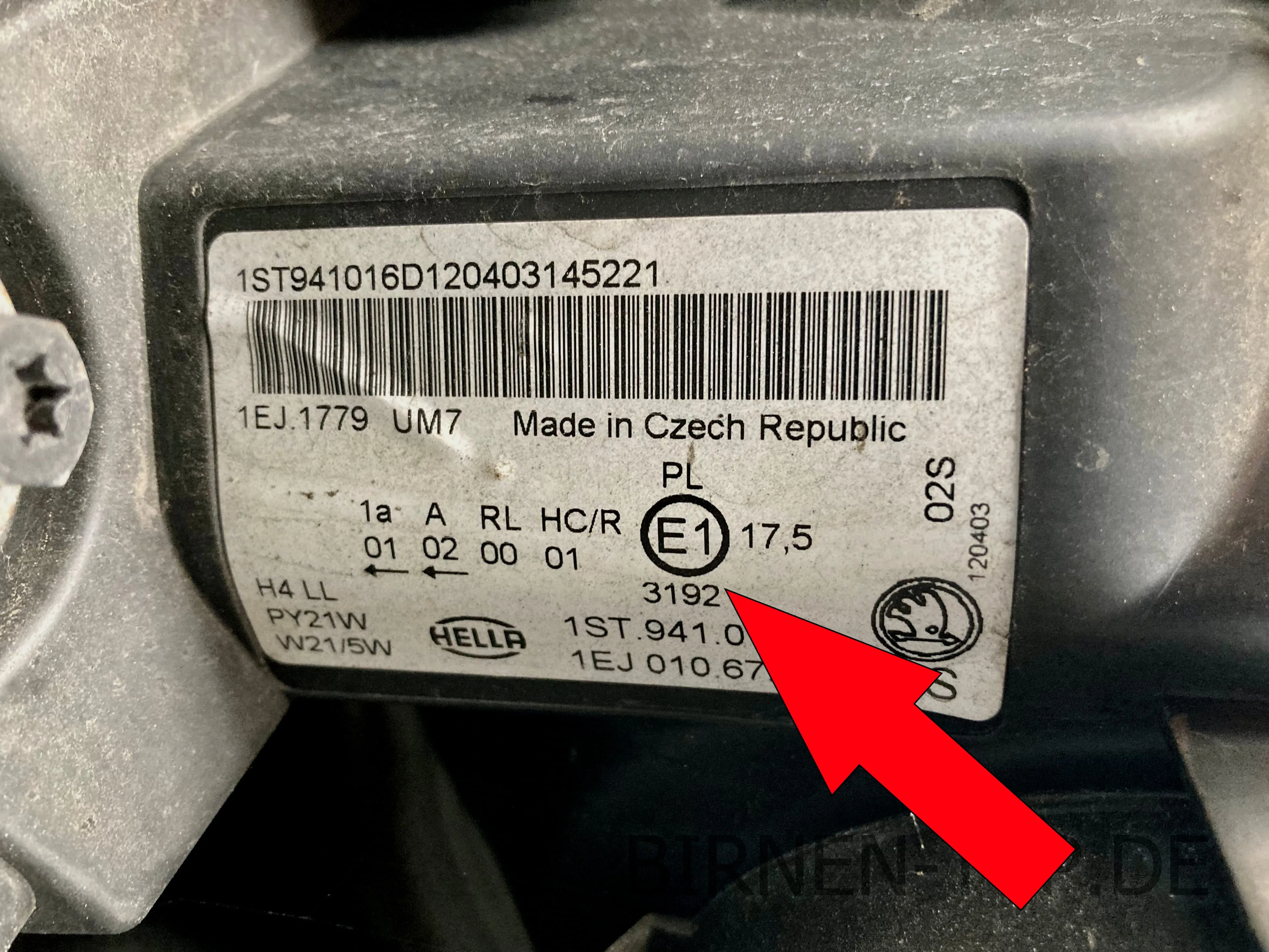 birnentyp.de scheinwerfergenehmigungsnummer led umrüsten retrofit scheinwerfer H4 Birne birnchen lampe leuchte wechsel tausch reparatur osram philips IMG_3537