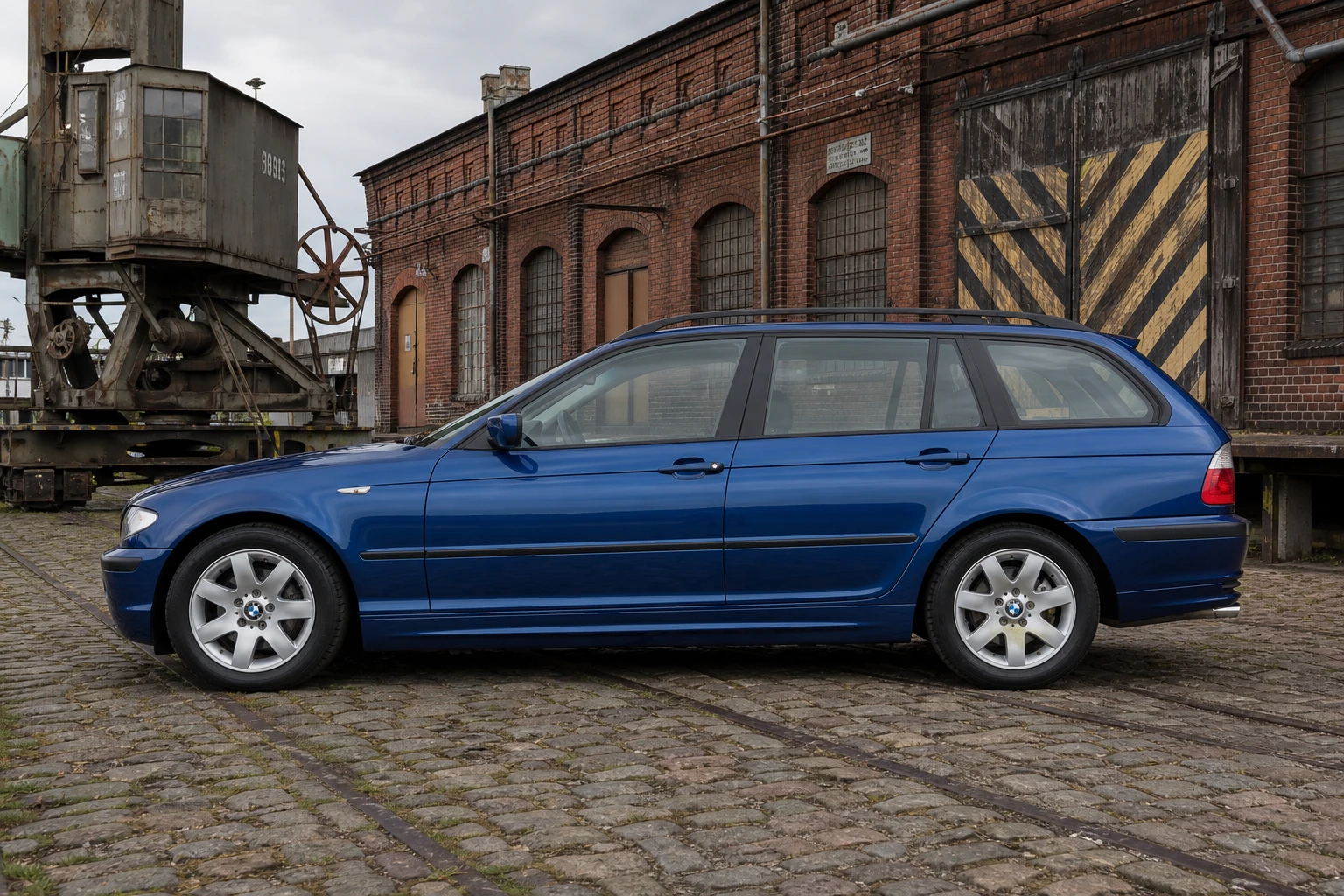 Seitenansicht (Fahrerseite) des BMW 3er 4. Gen als Touring / Kombi (mit KI erzeugt)