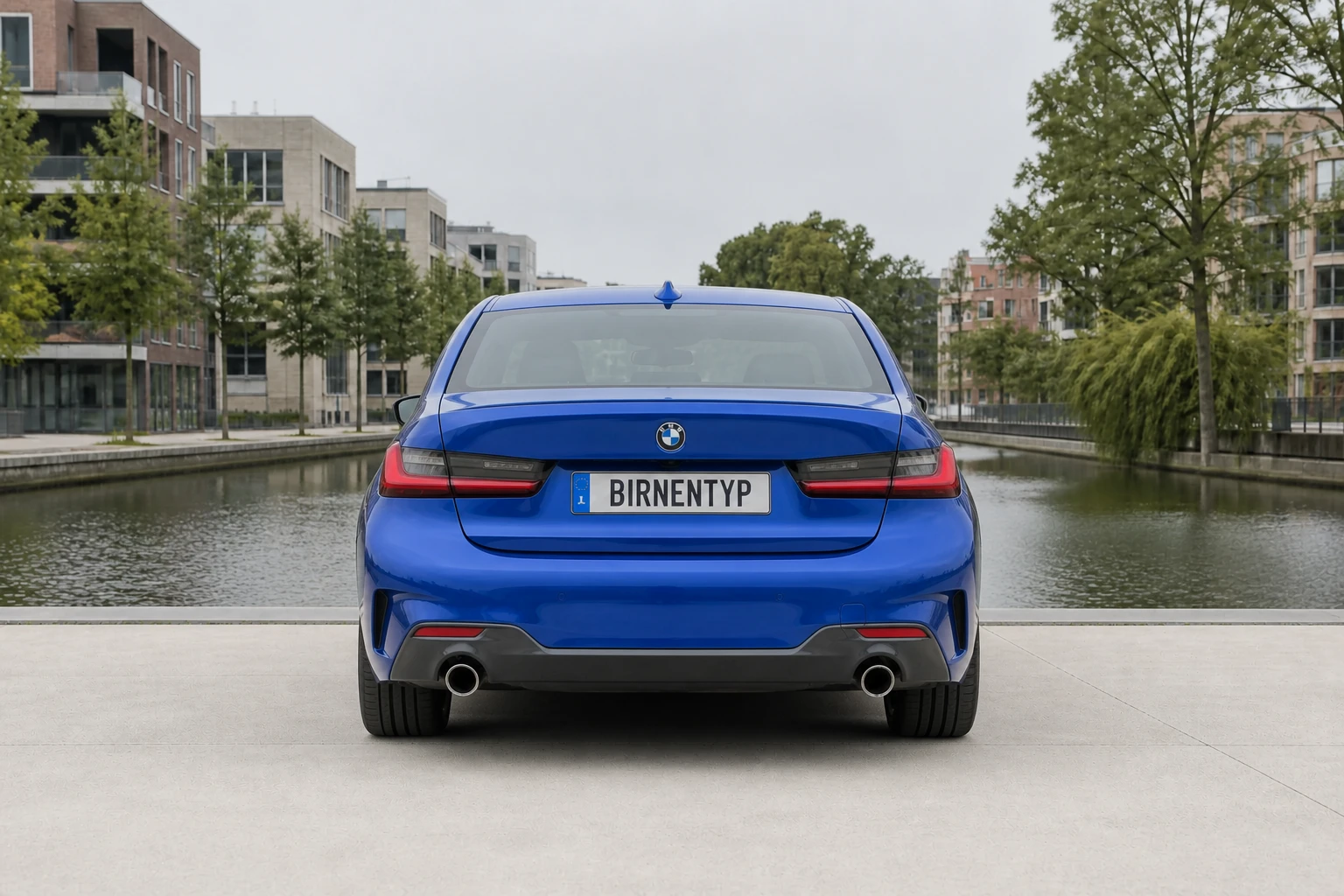 Heck-Ansicht des BMW 3er 7 (mit KI erzeugt)